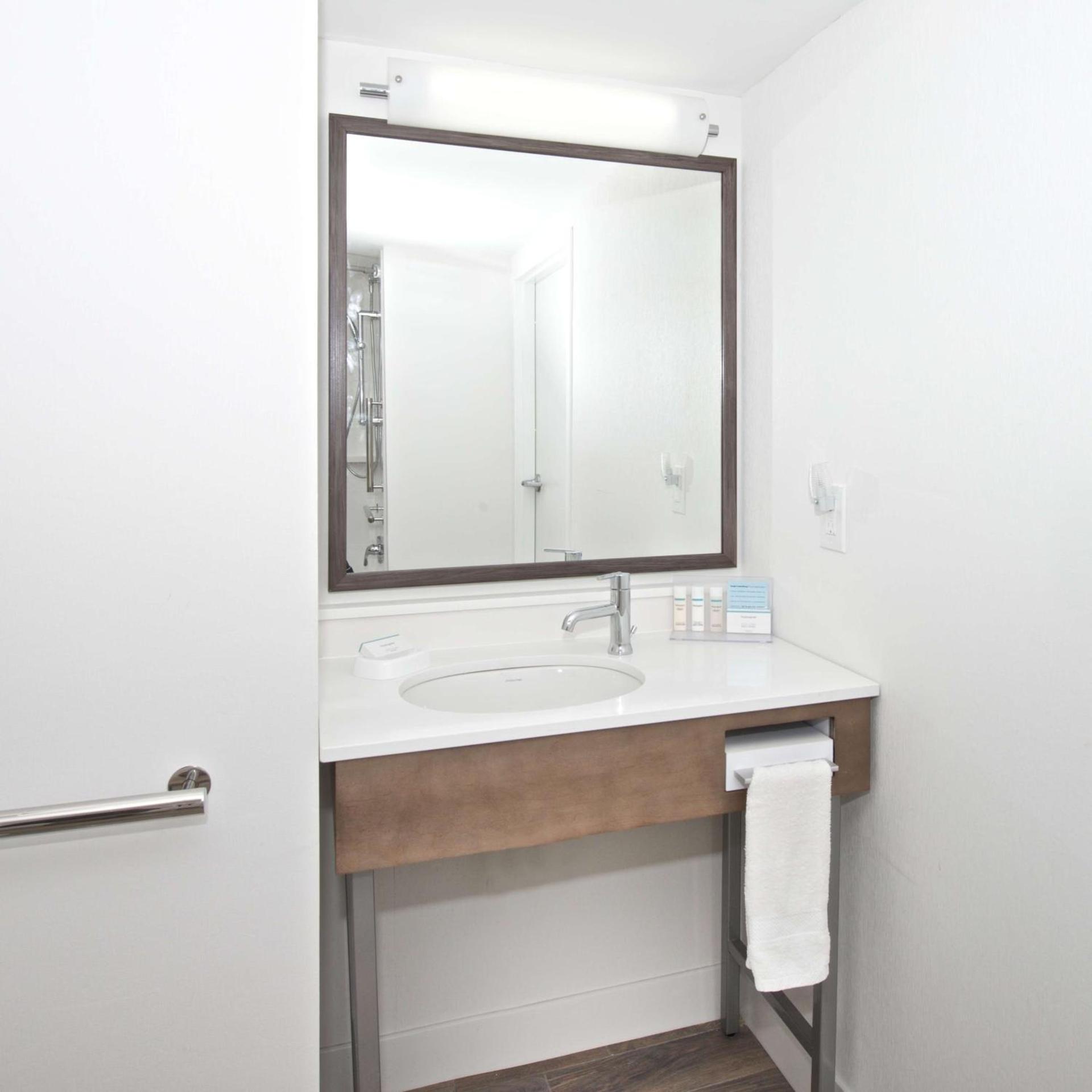 Hampton Inn & Suites N Ft Worth-Alliance Airport photo 39