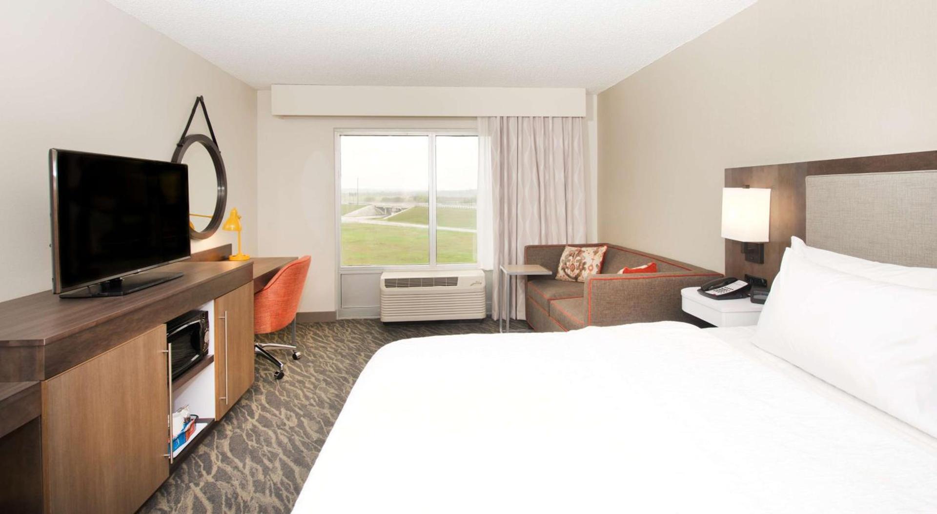 Hampton Inn & Suites N Ft Worth-Alliance Airport photo 38