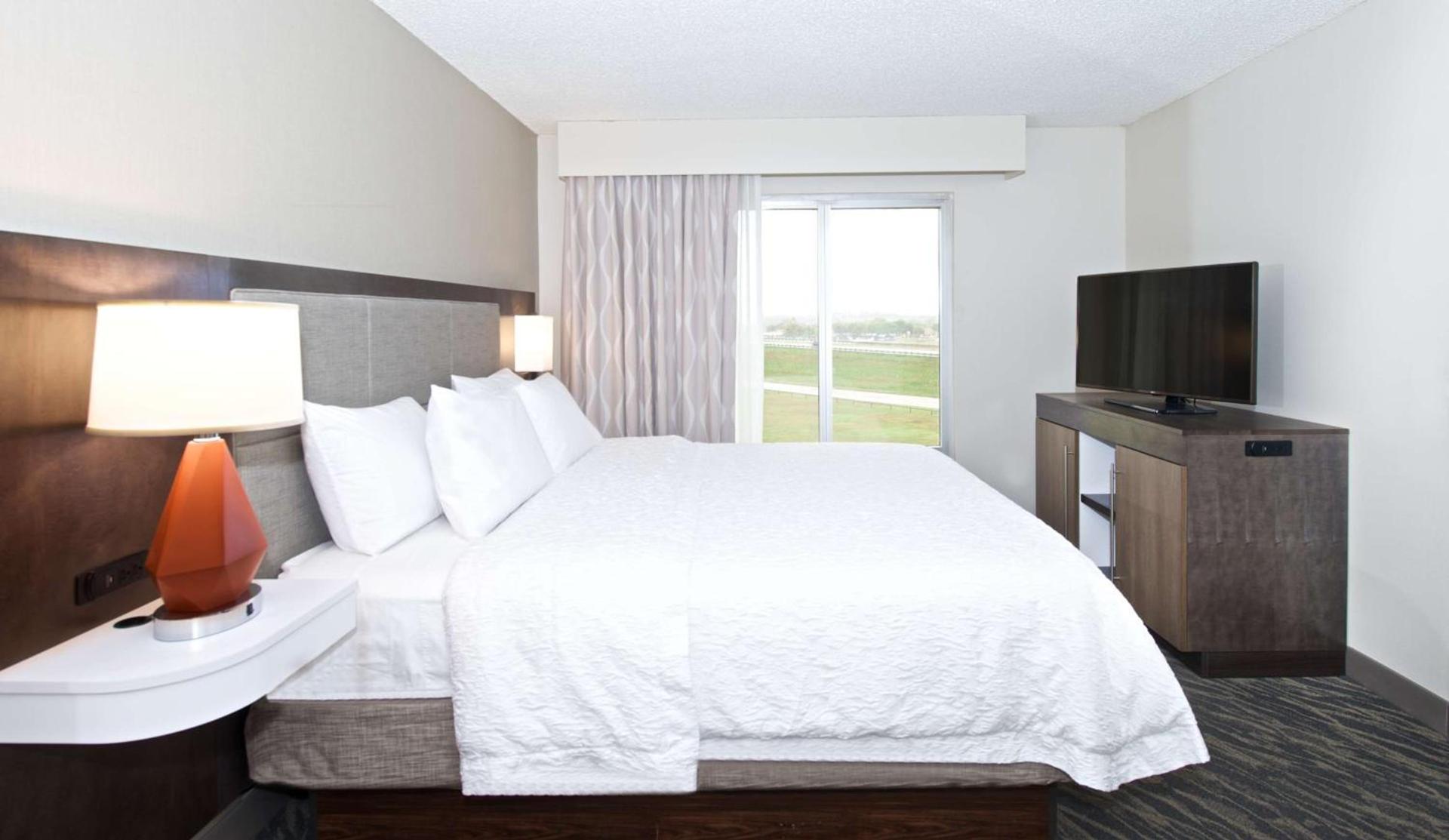 Hampton Inn & Suites N Ft Worth-Alliance Airport photo 6
