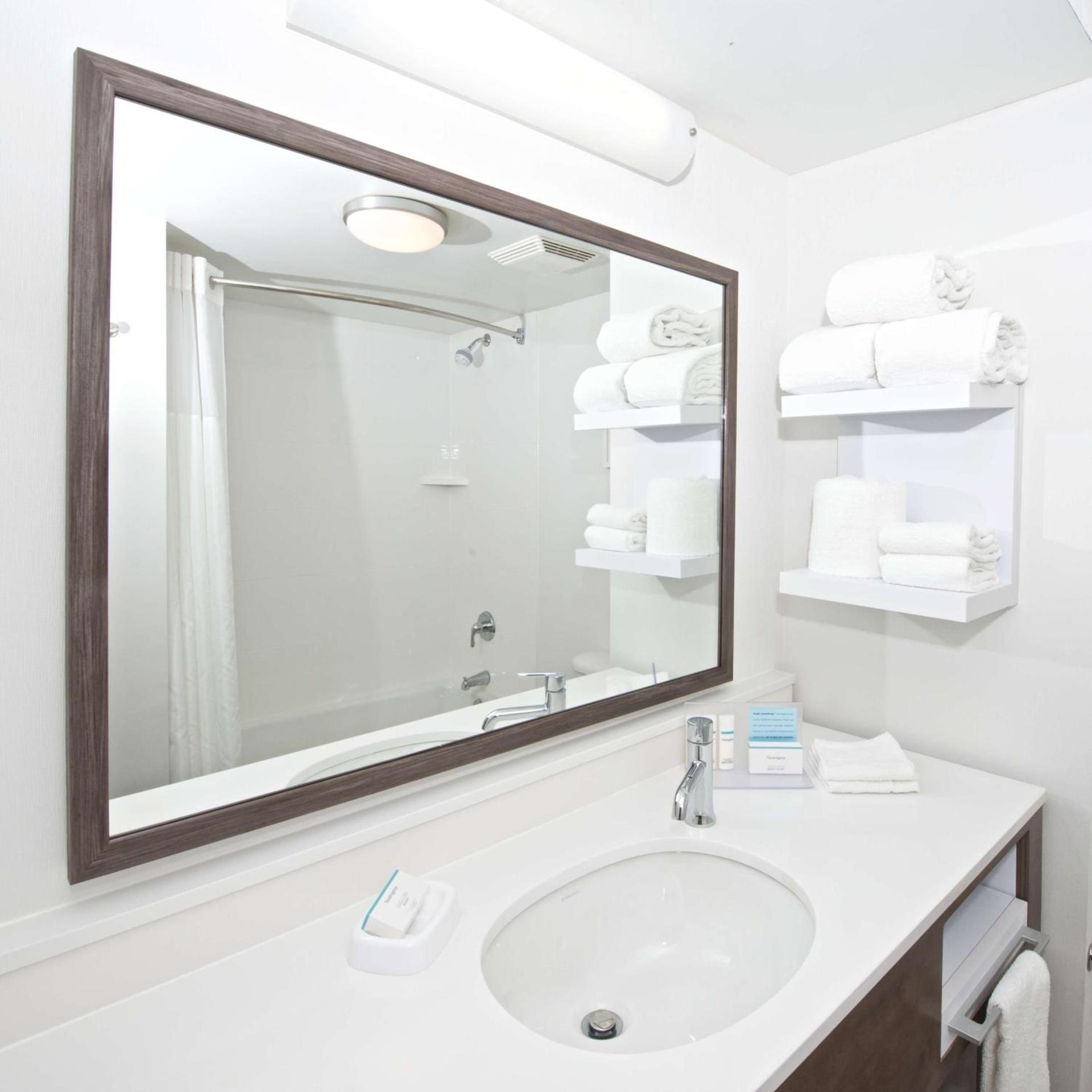 Hampton Inn & Suites N Ft Worth-Alliance Airport photo 8