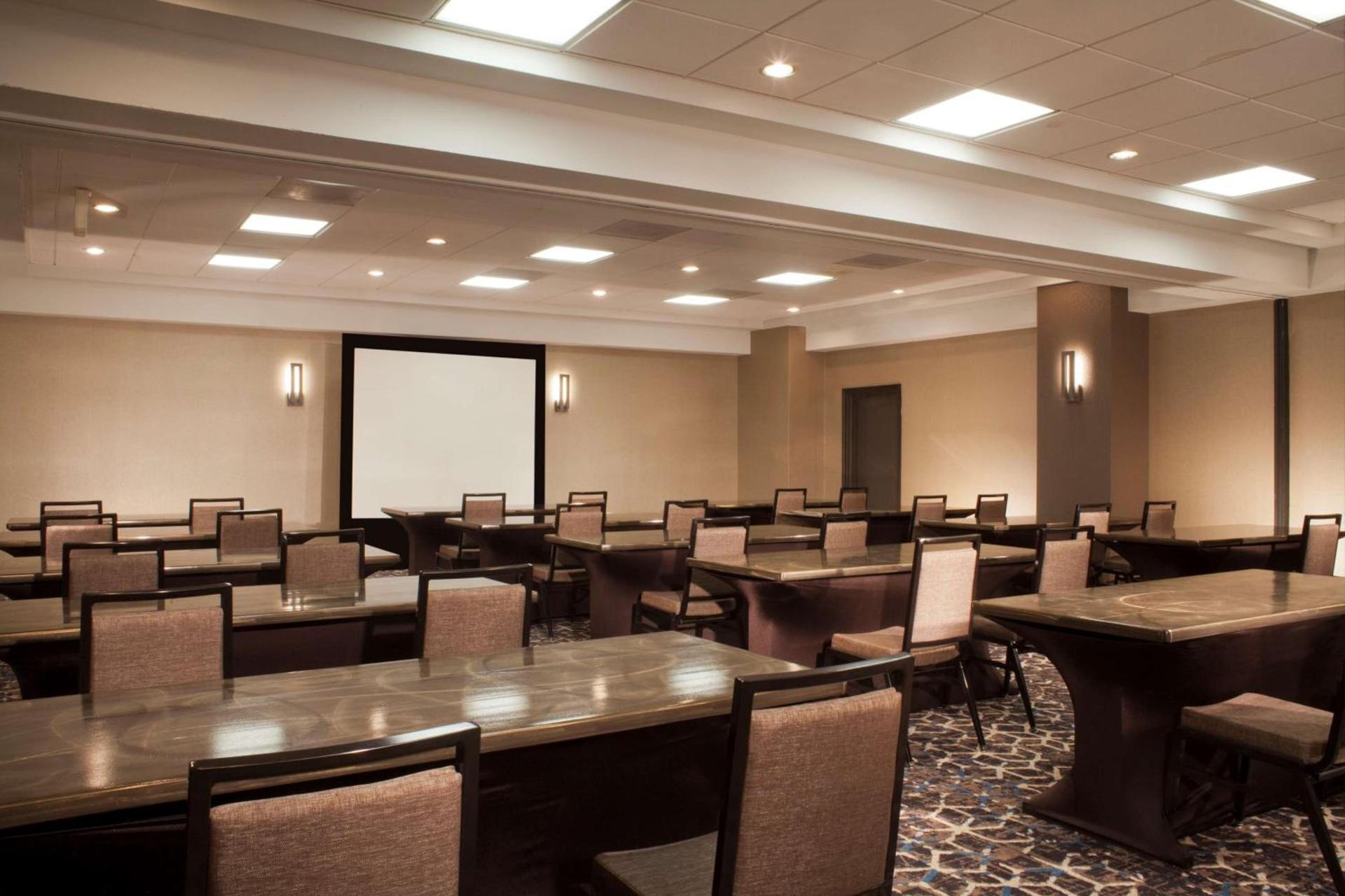 Embassy Suites by Hilton Houston Near the Galleria photo 21