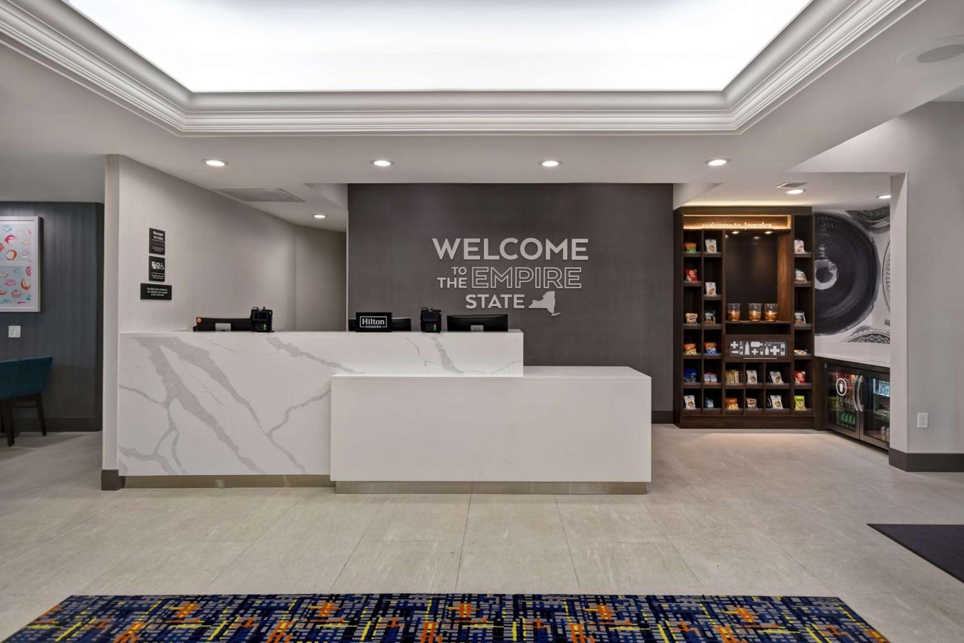 Hampton Inn NY-JFK photo 8