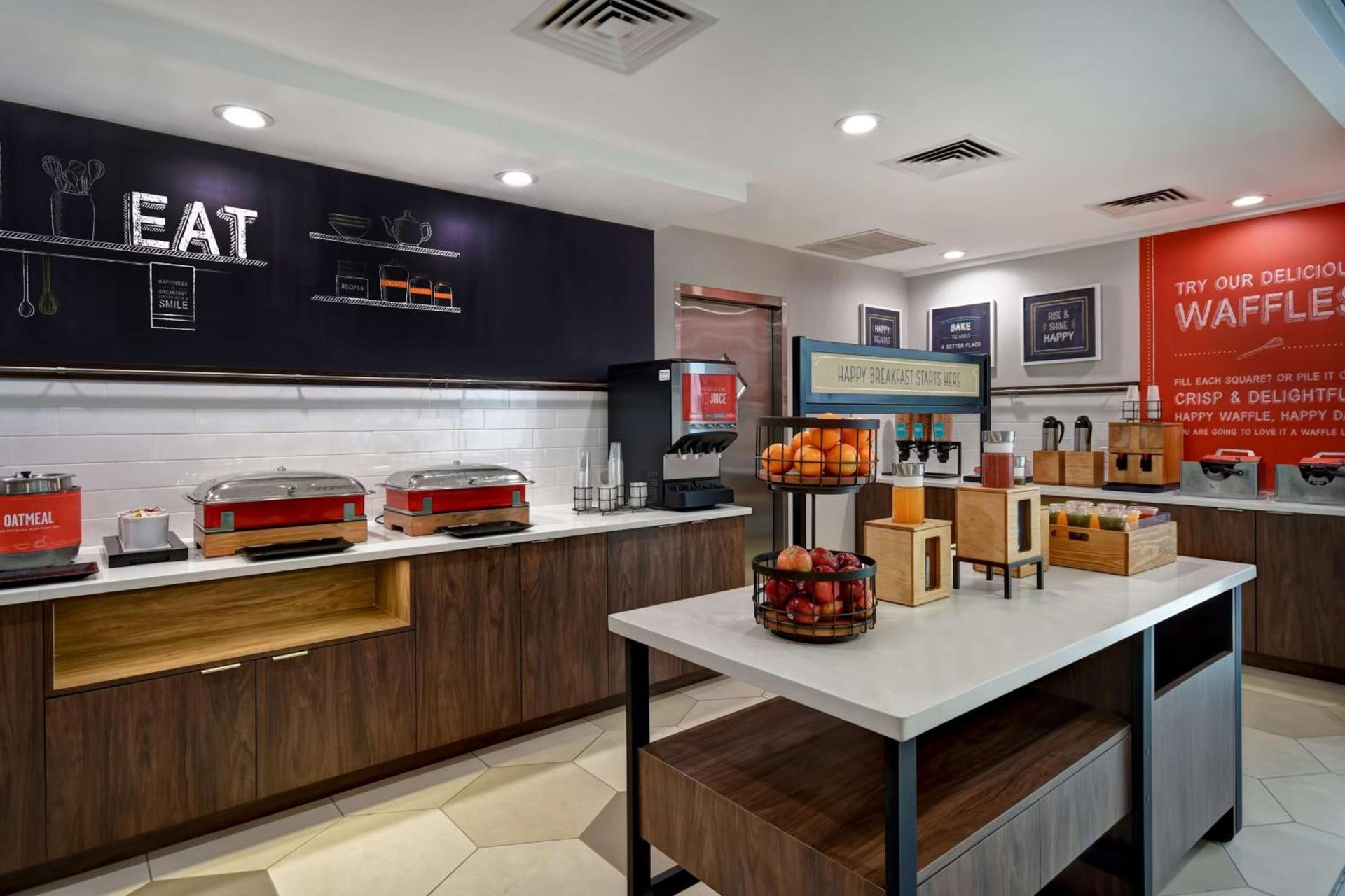 Hampton Inn NY-JFK photo 15