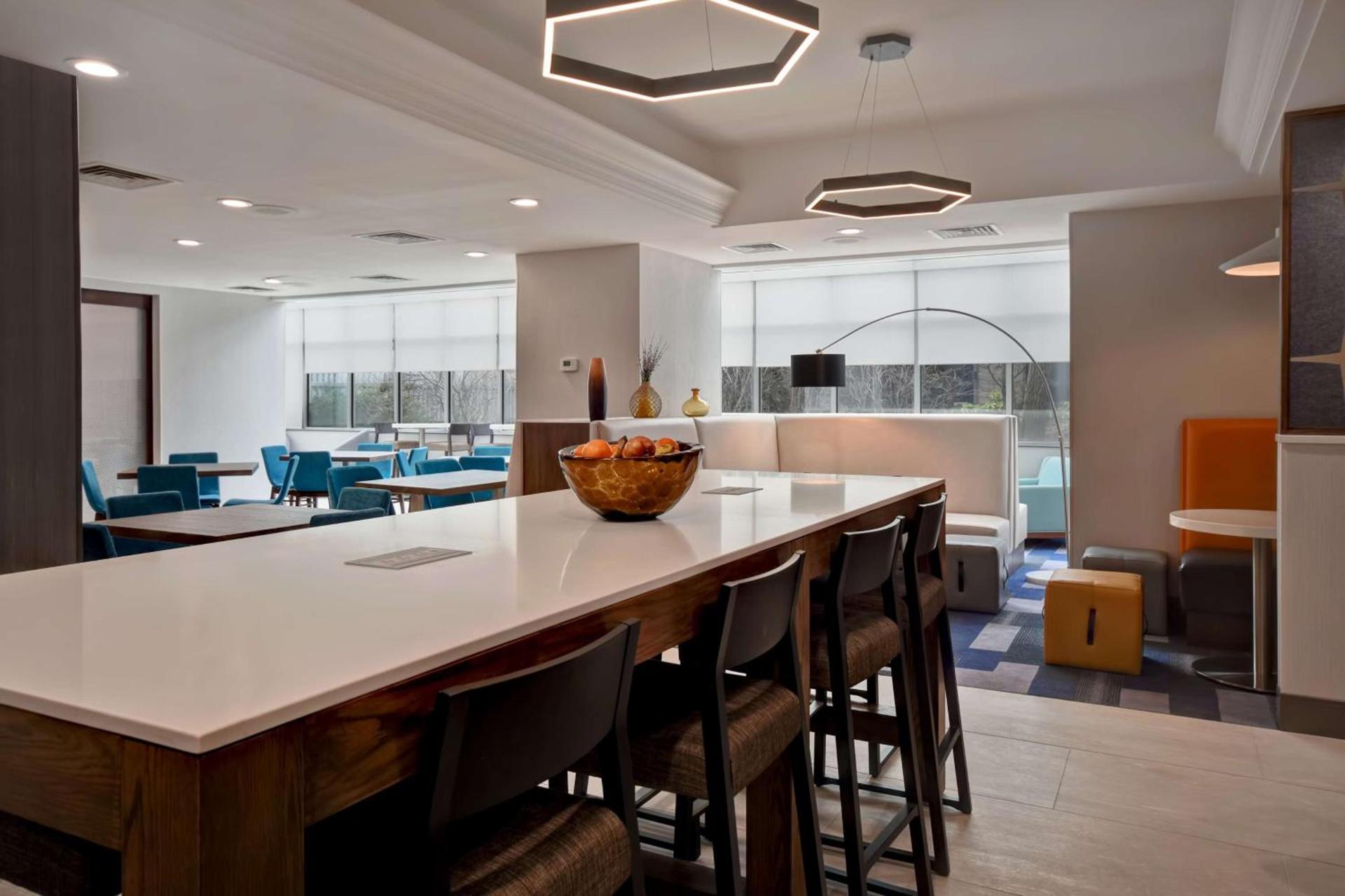 Hampton Inn NY-JFK photo 22