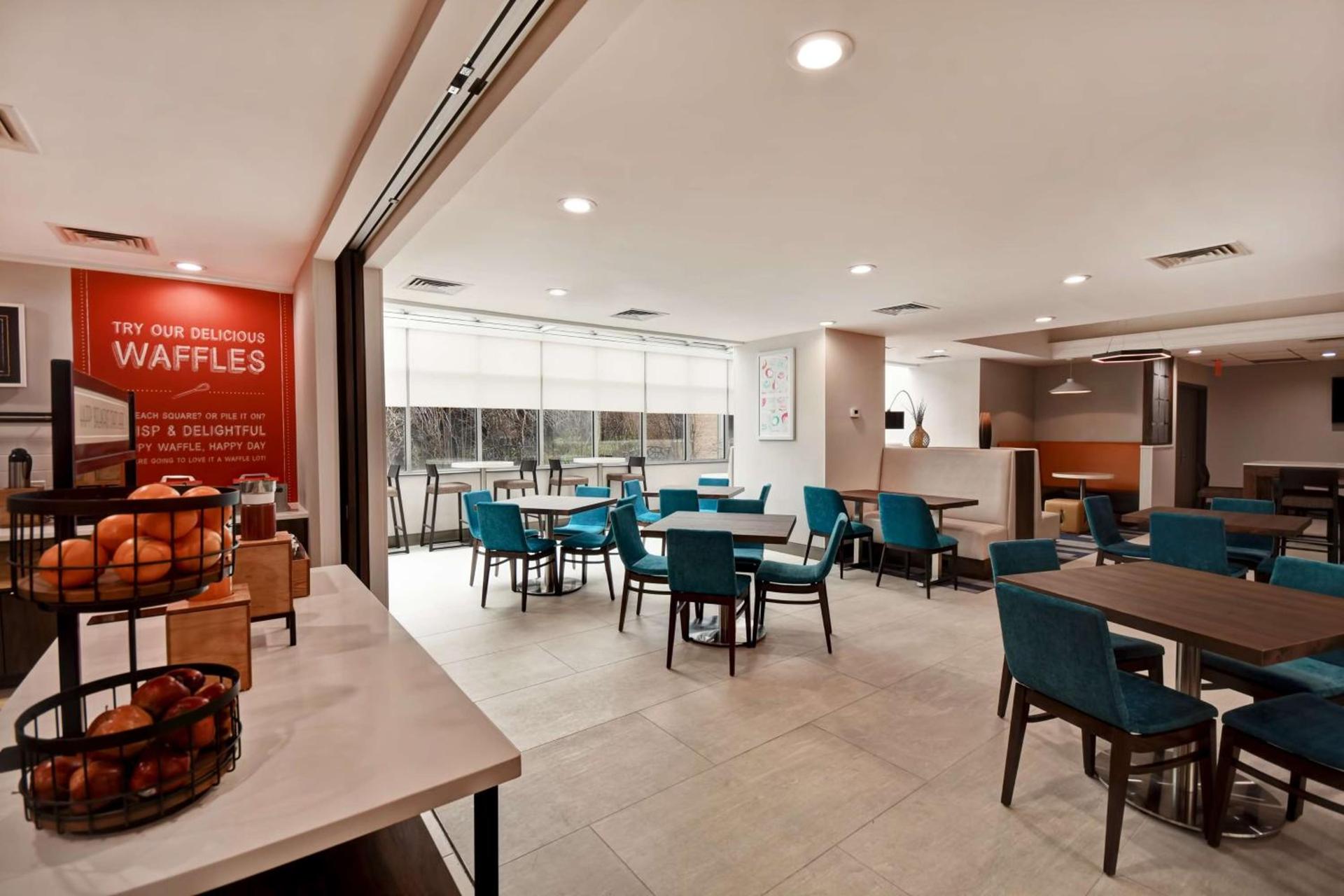 Hampton Inn NY-JFK photo 23