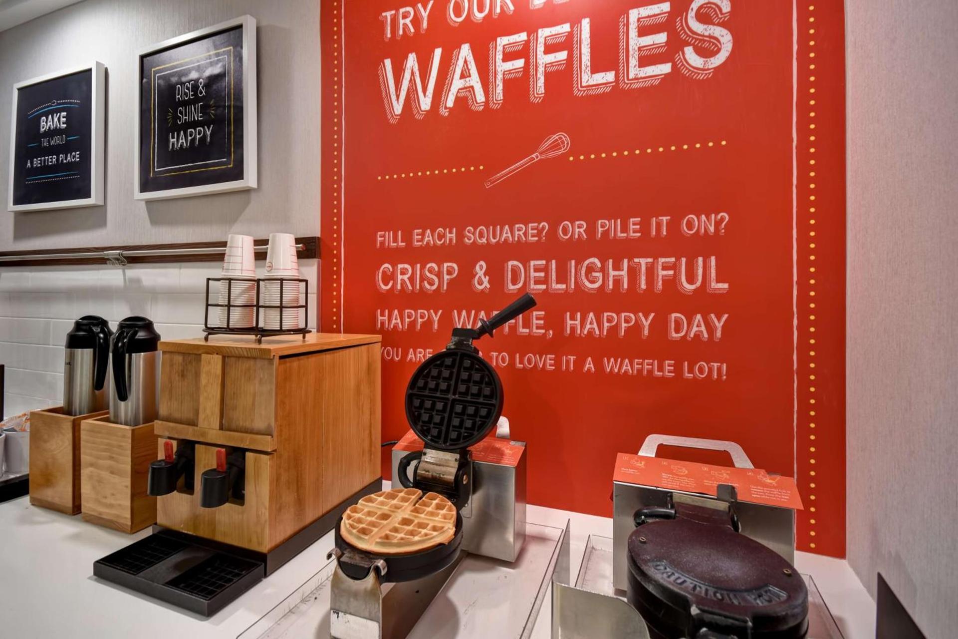 Hampton Inn NY-JFK photo 27