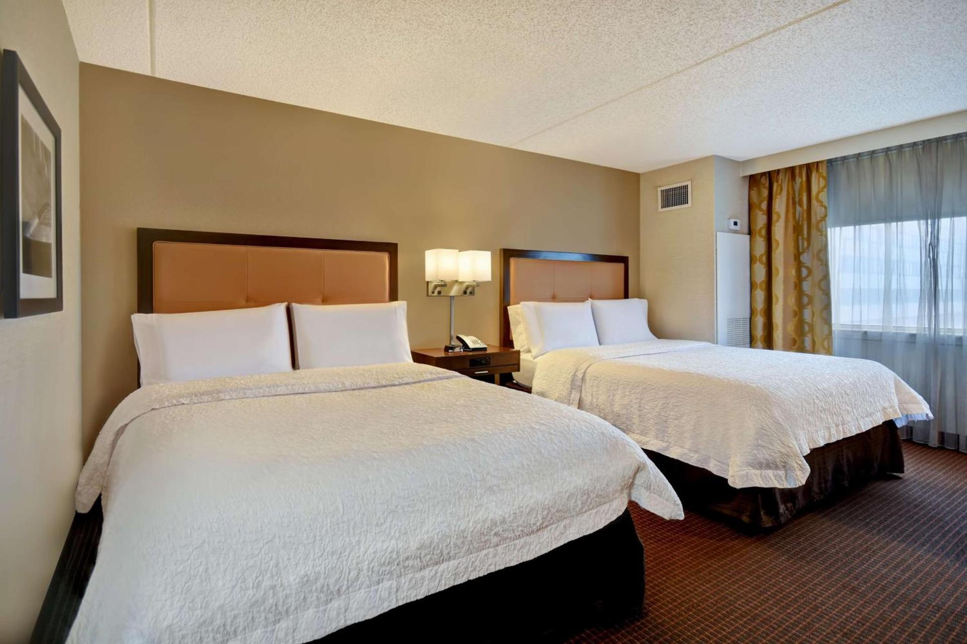 Hampton Inn NY-JFK photo 32