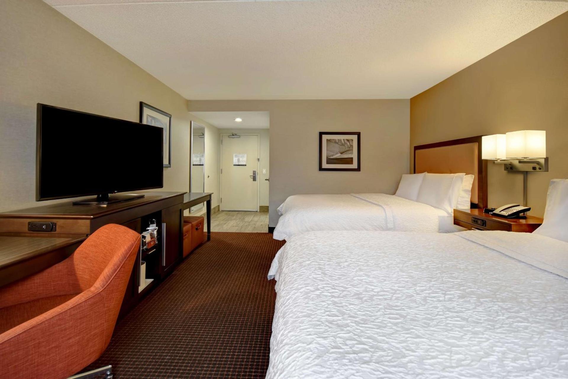Hampton Inn NY-JFK photo 34