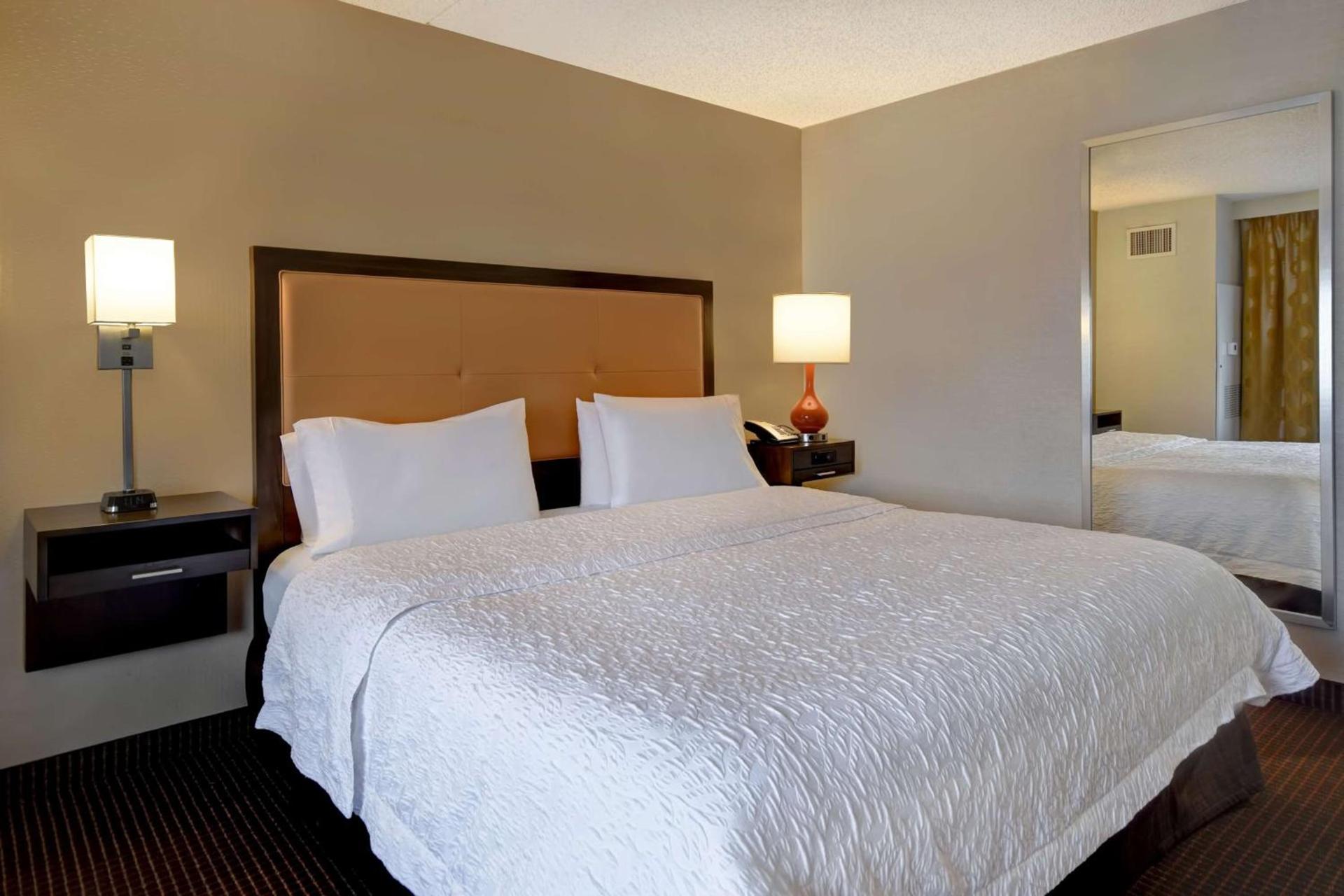 Hampton Inn NY-JFK photo 35