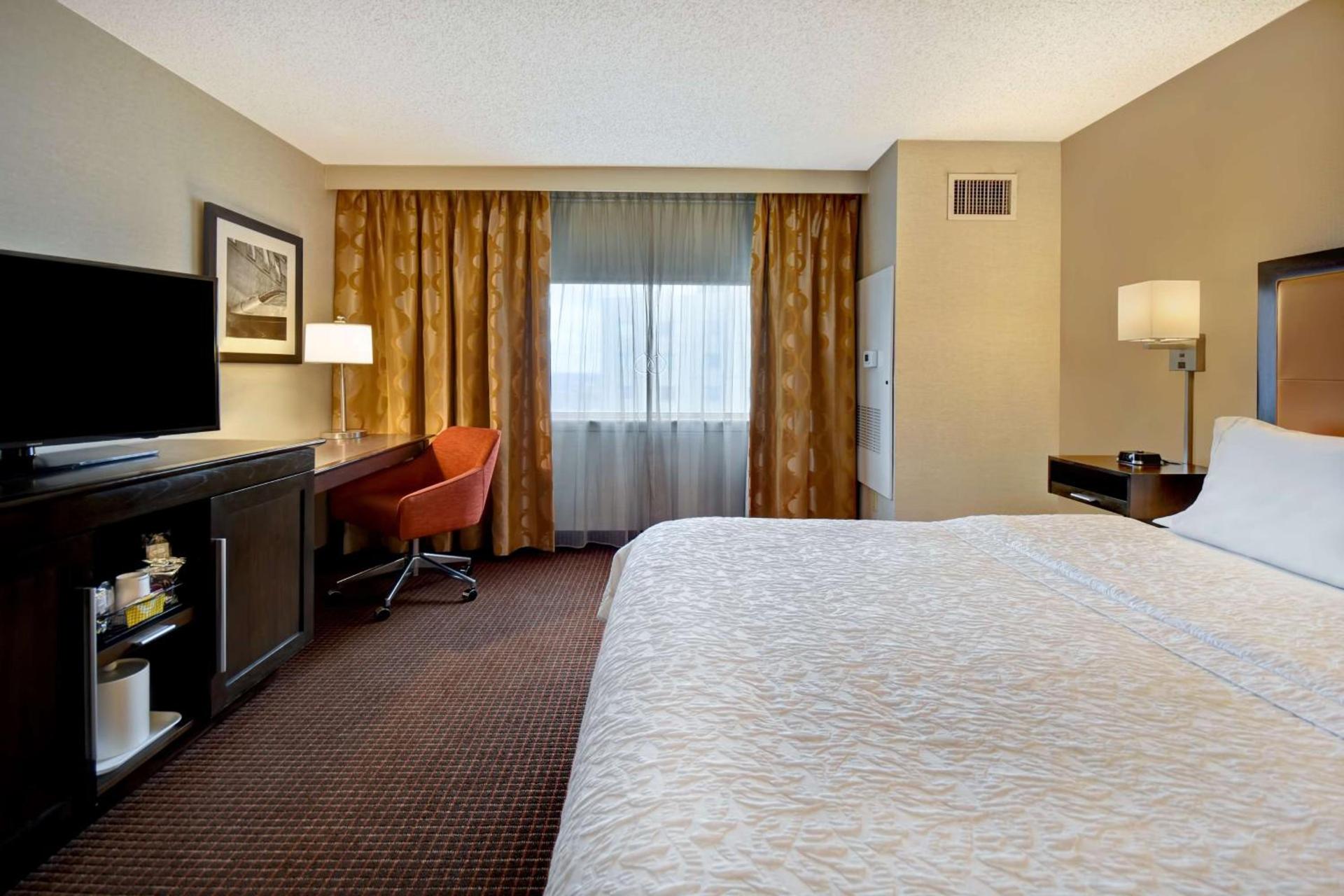 Hampton Inn NY-JFK photo 36