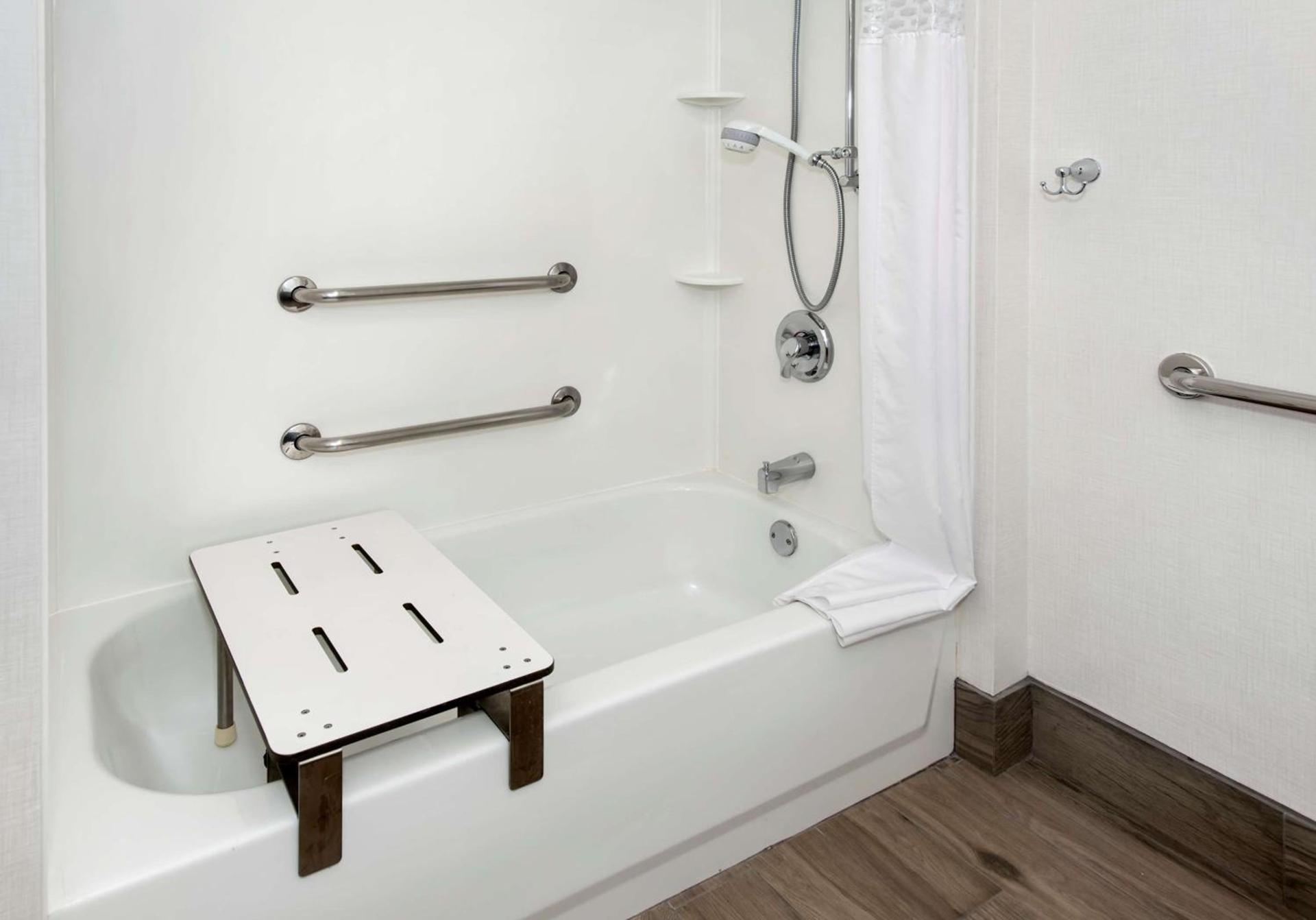 Hampton Inn NY-JFK photo 39