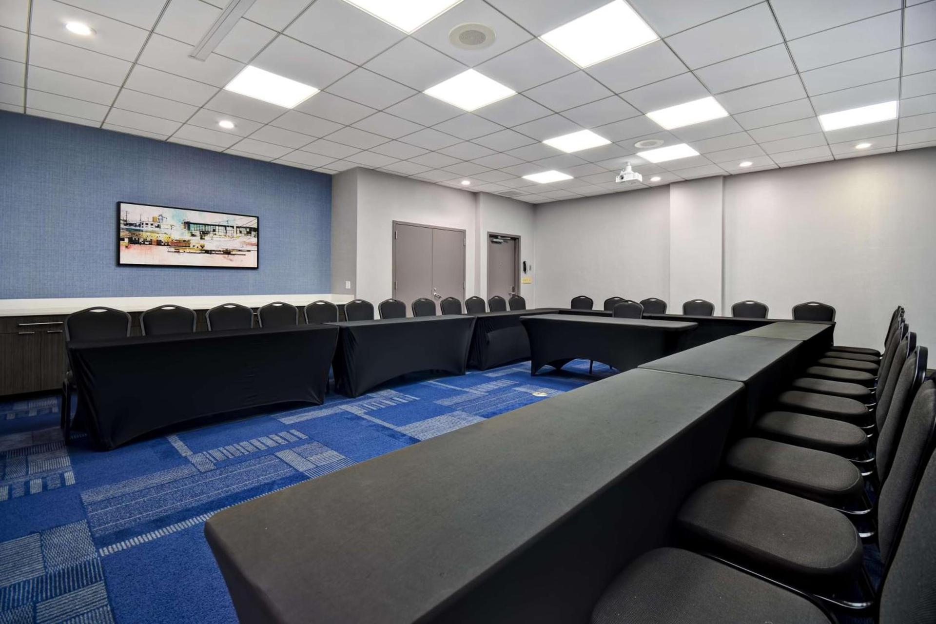 Hampton Inn NY-JFK photo 40