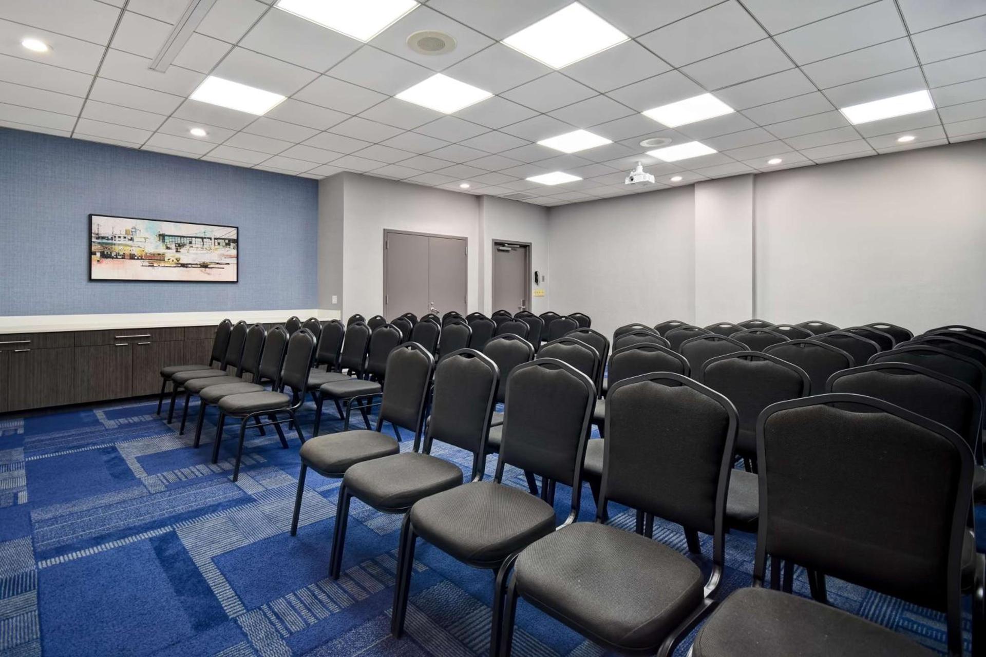 Hampton Inn NY-JFK photo 42