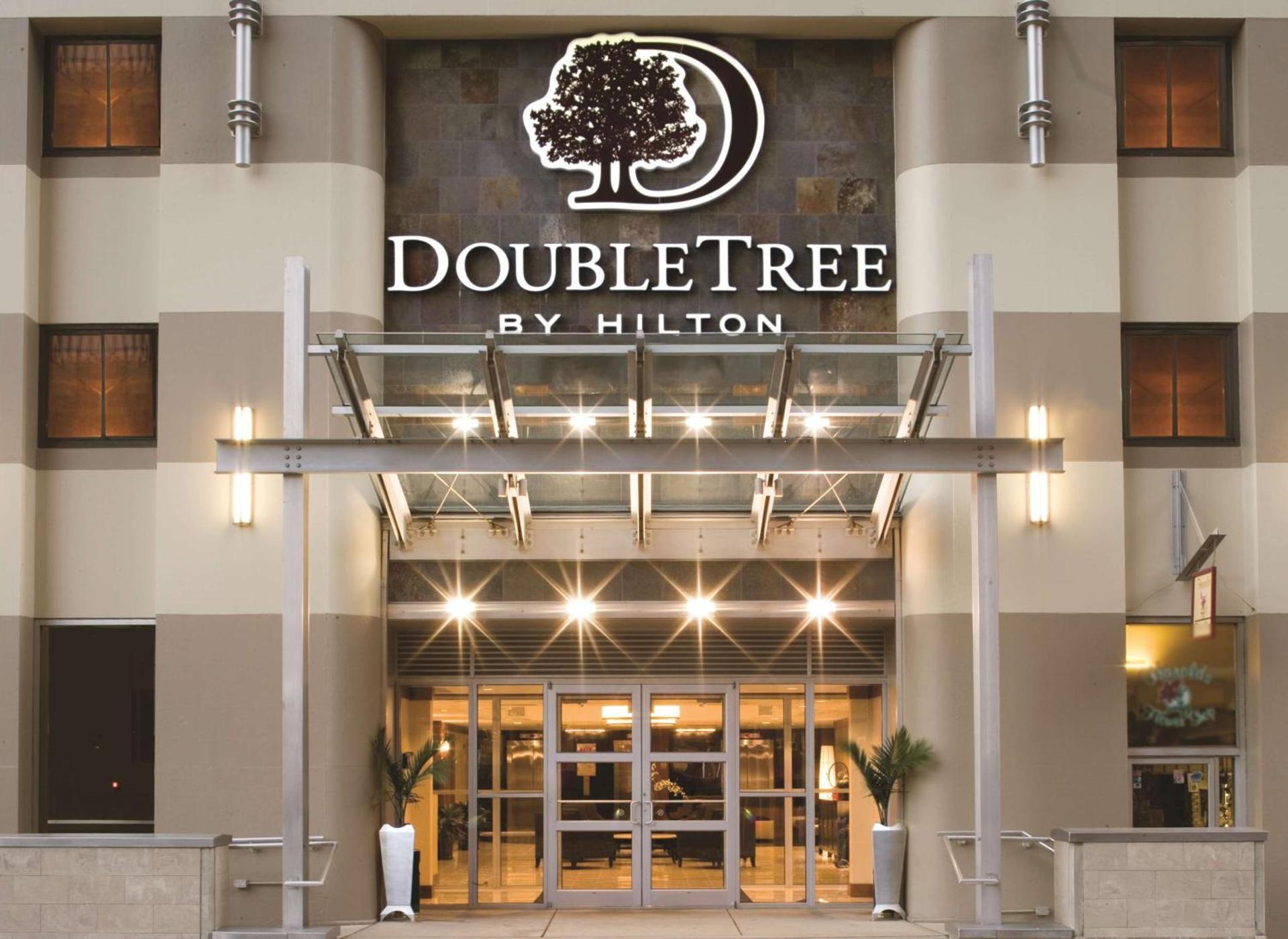 DoubleTree by Hilton Hotel & Suites Pittsburgh Downtown photo 2