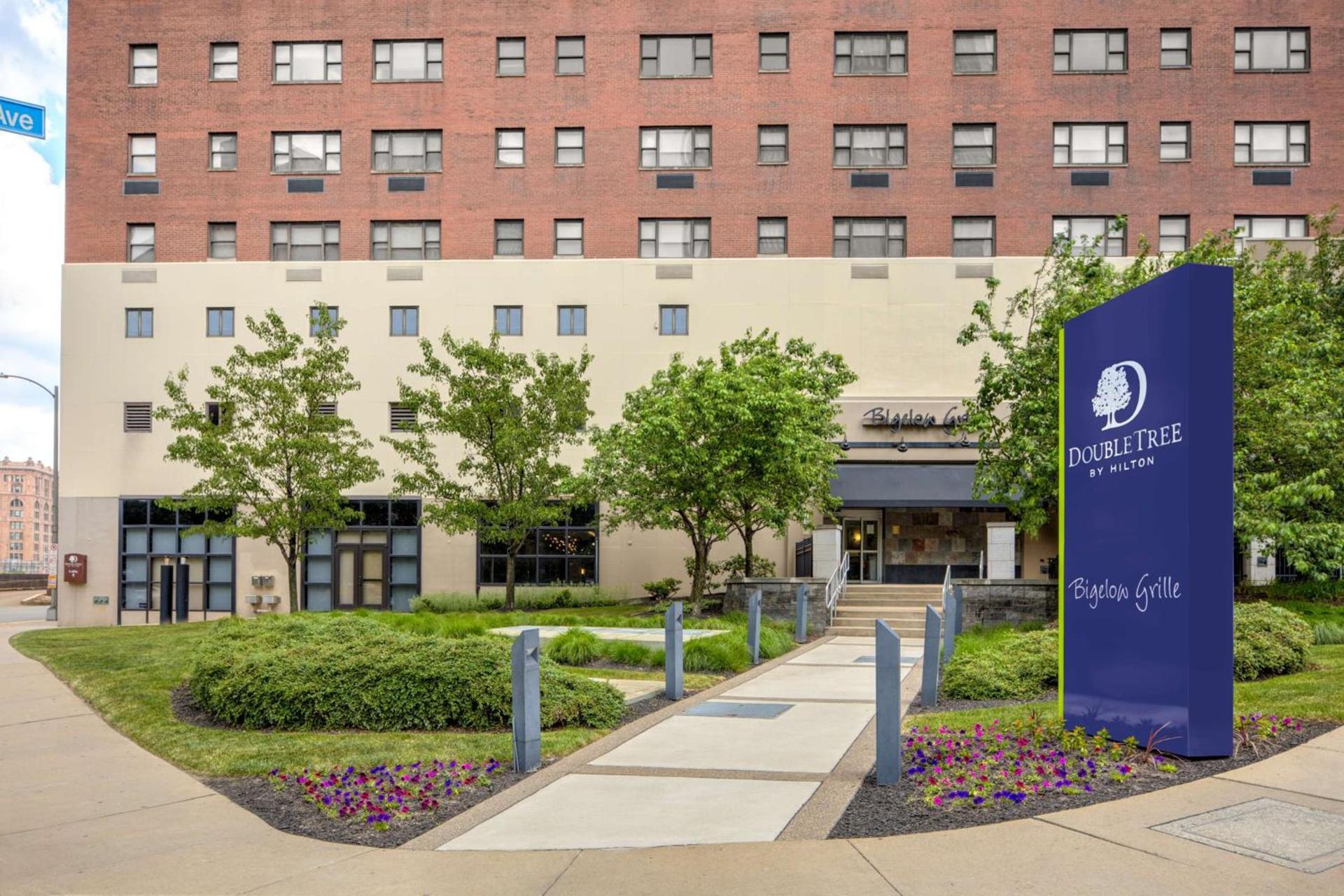 DoubleTree by Hilton Hotel & Suites Pittsburgh Downtown photo 3