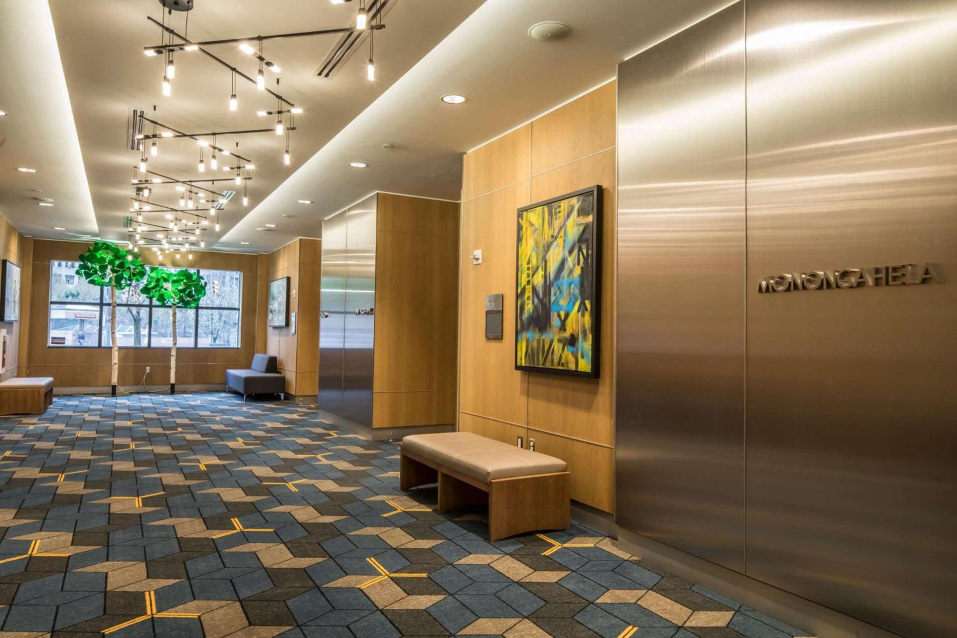 DoubleTree by Hilton Hotel & Suites Pittsburgh Downtown photo 12