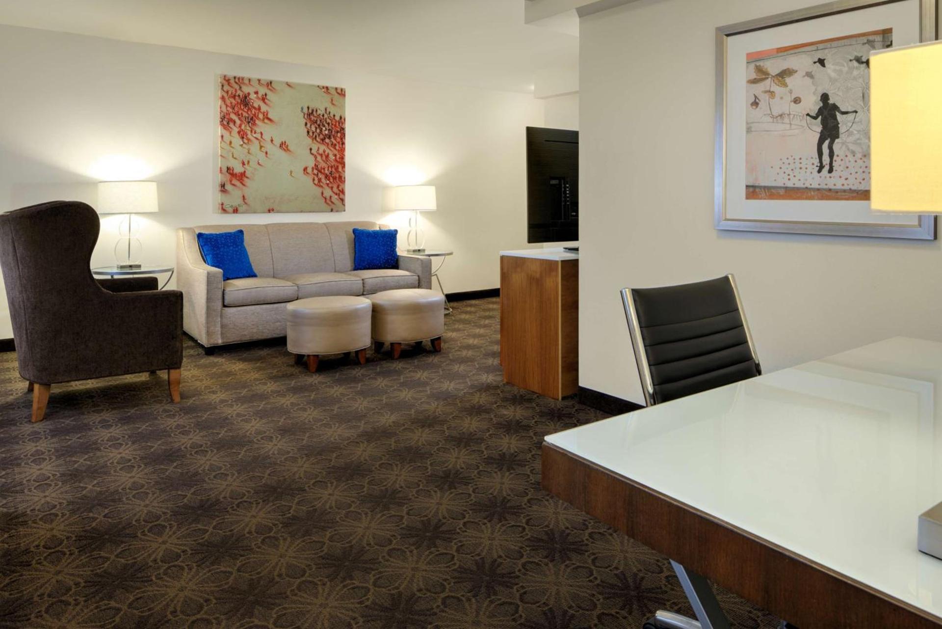 DoubleTree by Hilton Hotel & Suites Pittsburgh Downtown photo 30