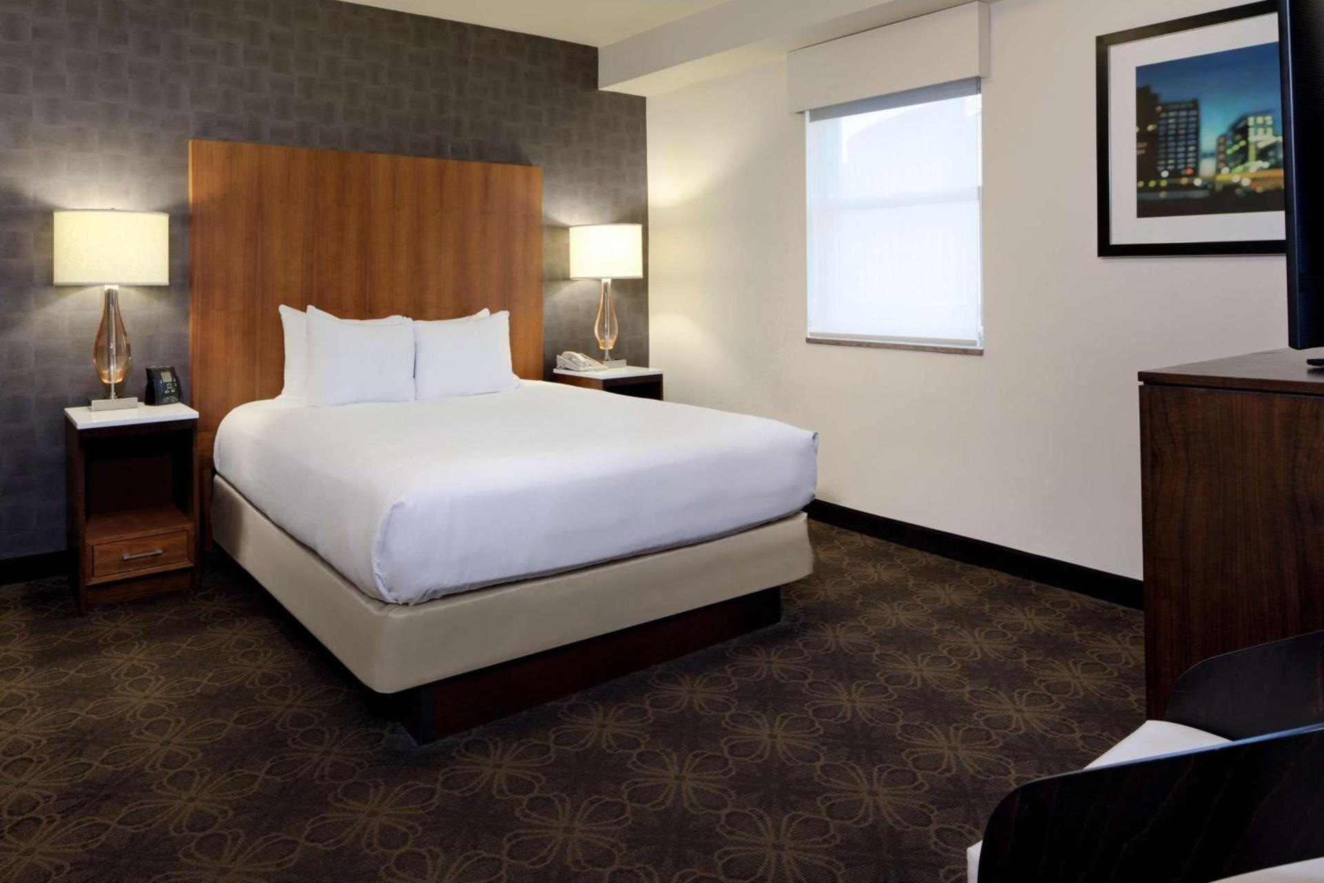 DoubleTree by Hilton Hotel & Suites Pittsburgh Downtown photo 31