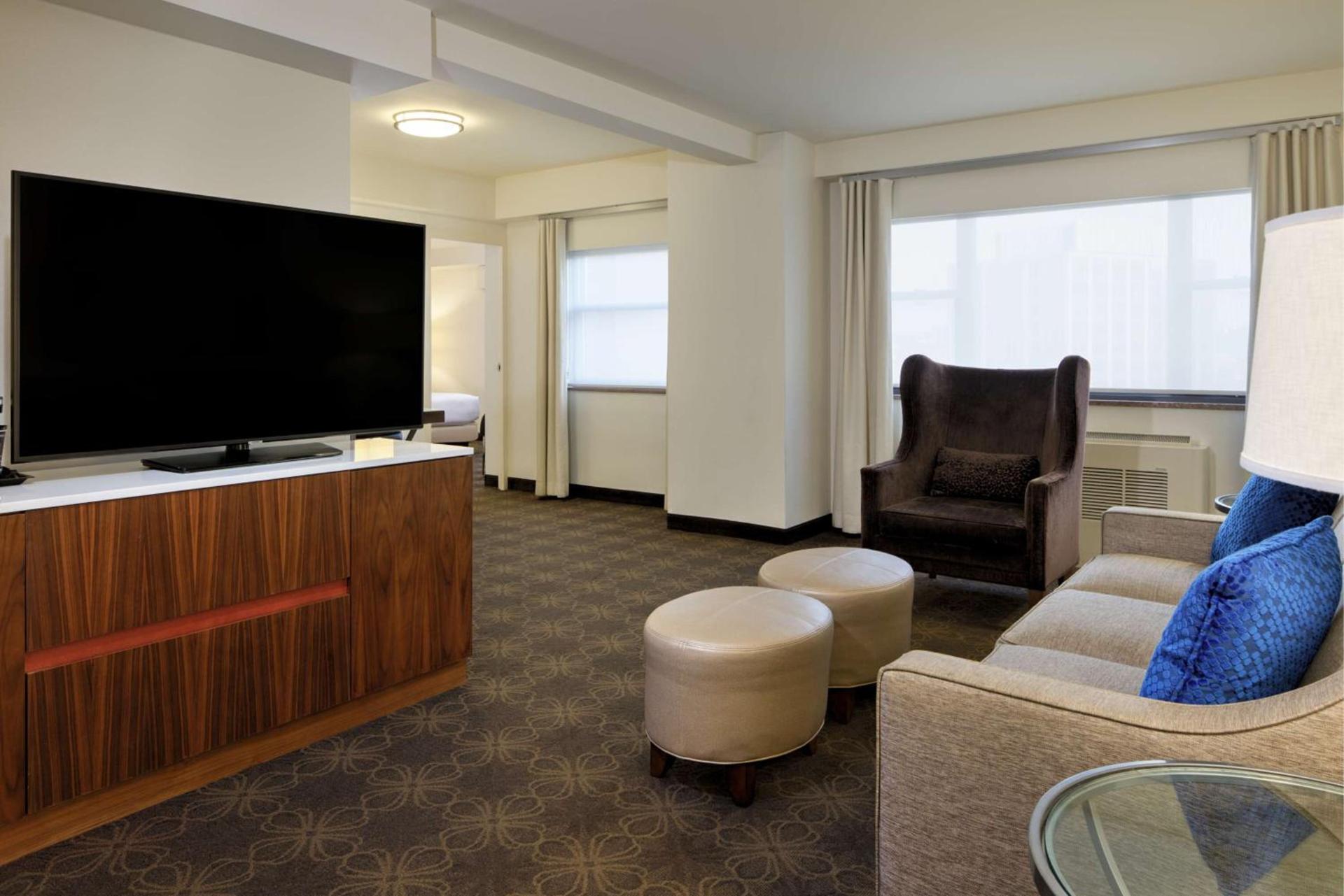 DoubleTree by Hilton Hotel & Suites Pittsburgh Downtown photo 32