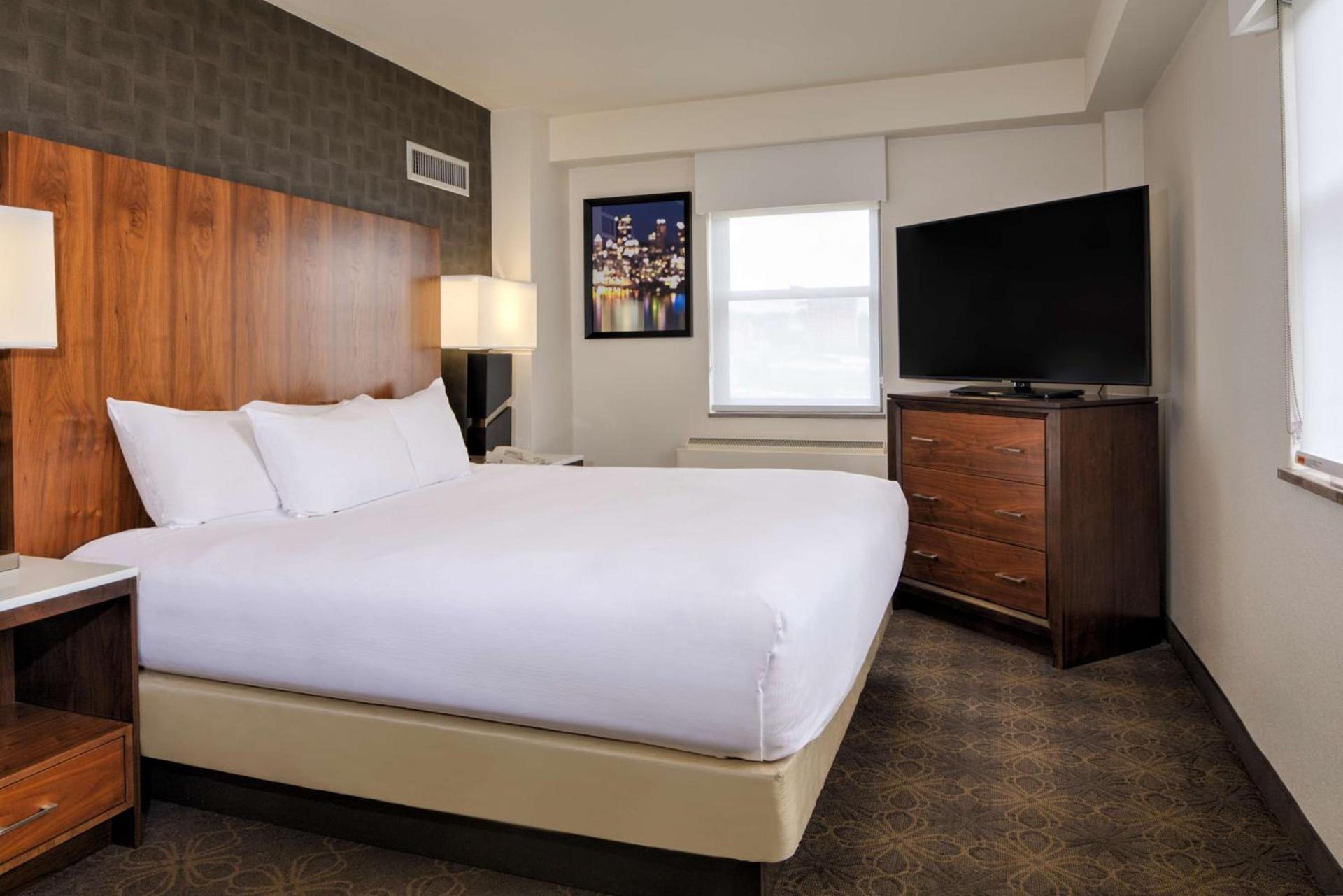 DoubleTree by Hilton Hotel & Suites Pittsburgh Downtown photo 33