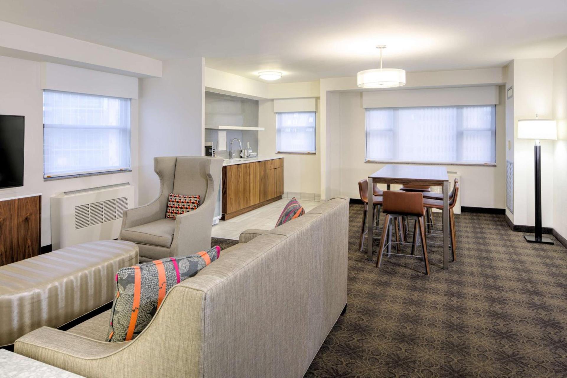 DoubleTree by Hilton Hotel & Suites Pittsburgh Downtown photo 41