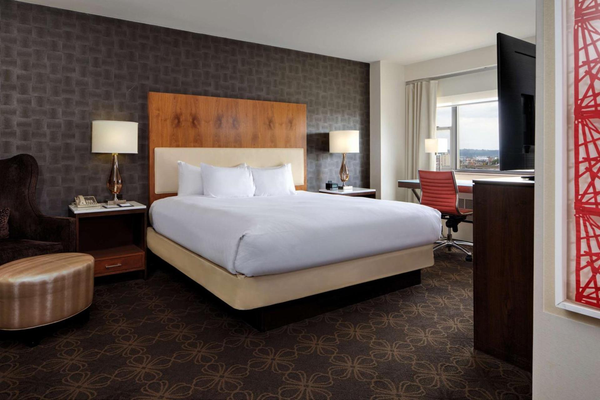 DoubleTree by Hilton Hotel & Suites Pittsburgh Downtown photo 44