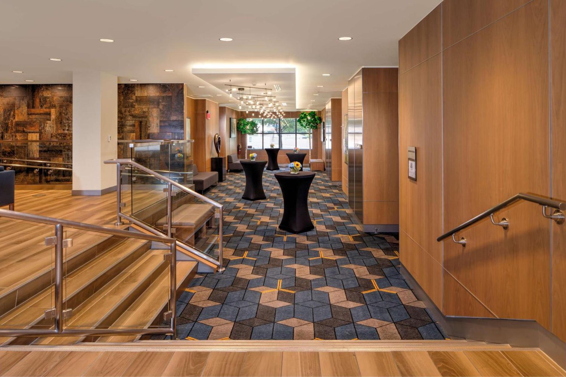 DoubleTree by Hilton Hotel & Suites Pittsburgh Downtown photo 59