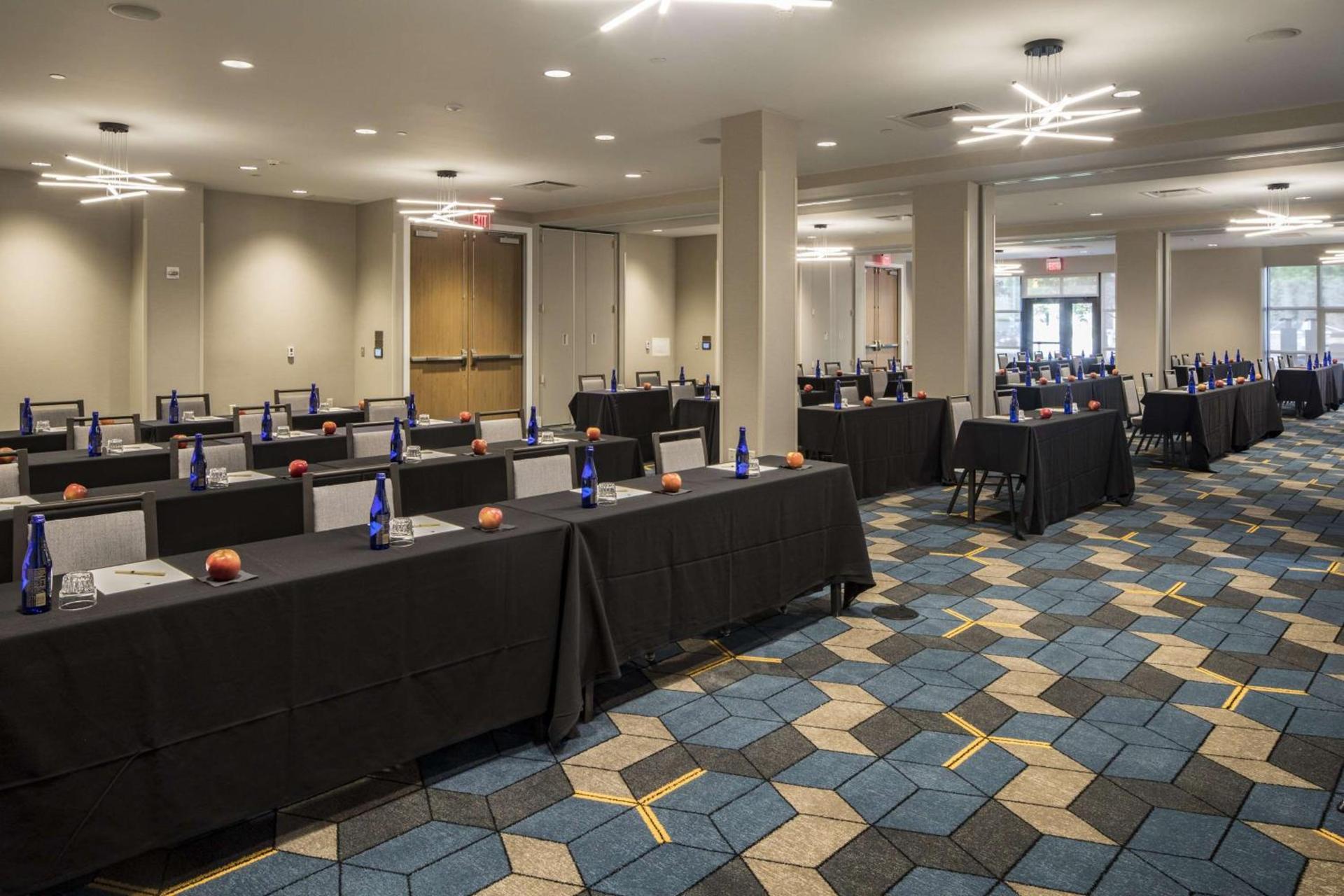 DoubleTree by Hilton Hotel & Suites Pittsburgh Downtown photo 63