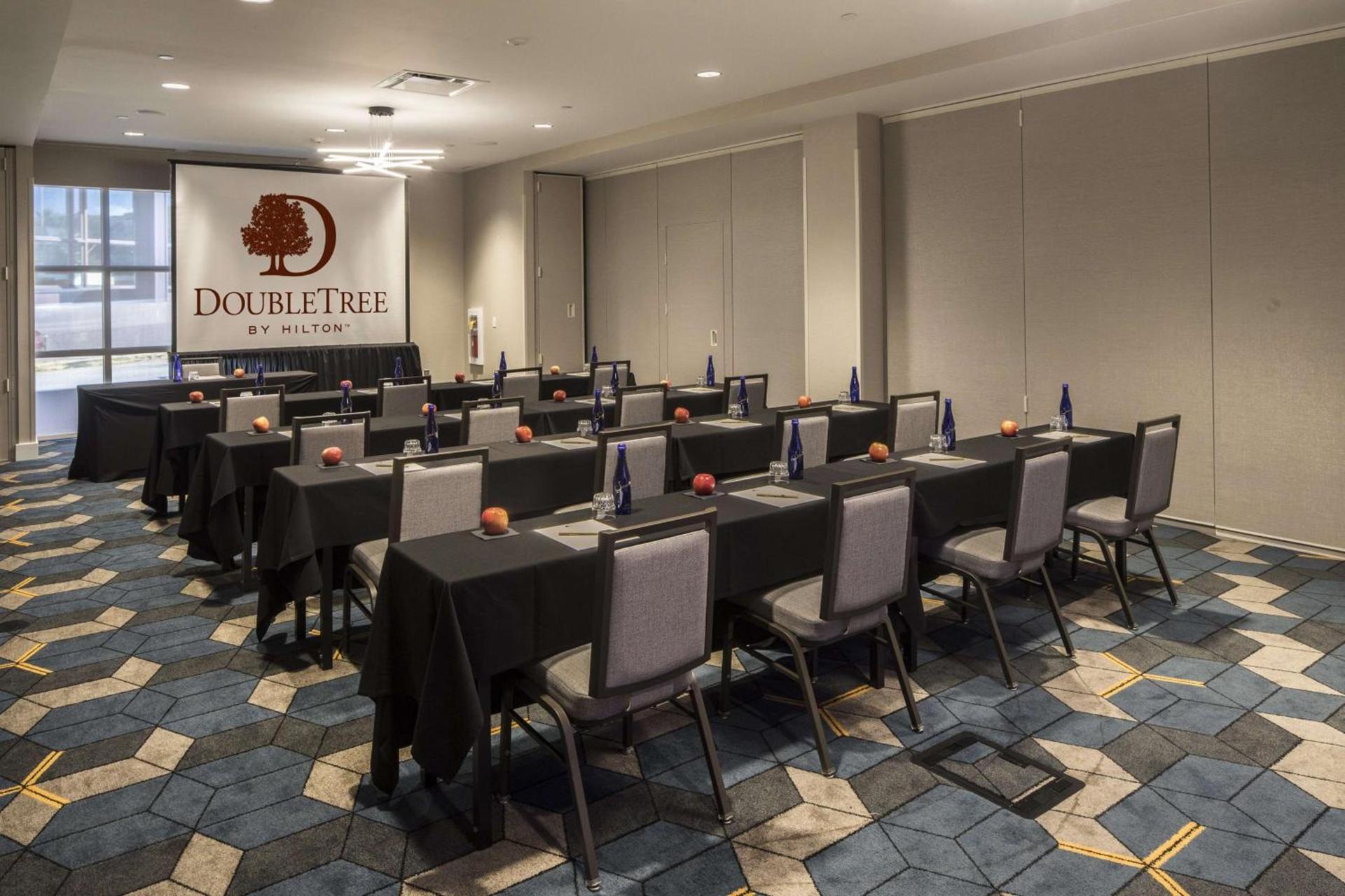 DoubleTree by Hilton Hotel & Suites Pittsburgh Downtown photo 65