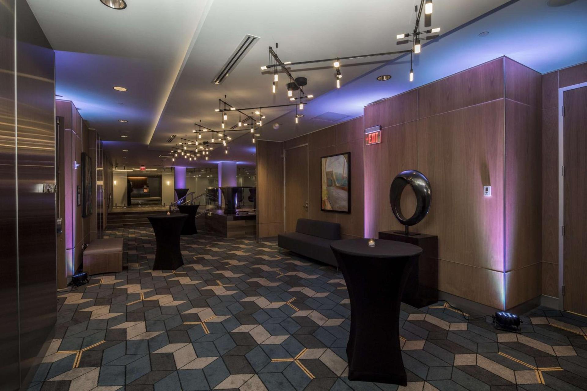 DoubleTree by Hilton Hotel & Suites Pittsburgh Downtown photo 68
