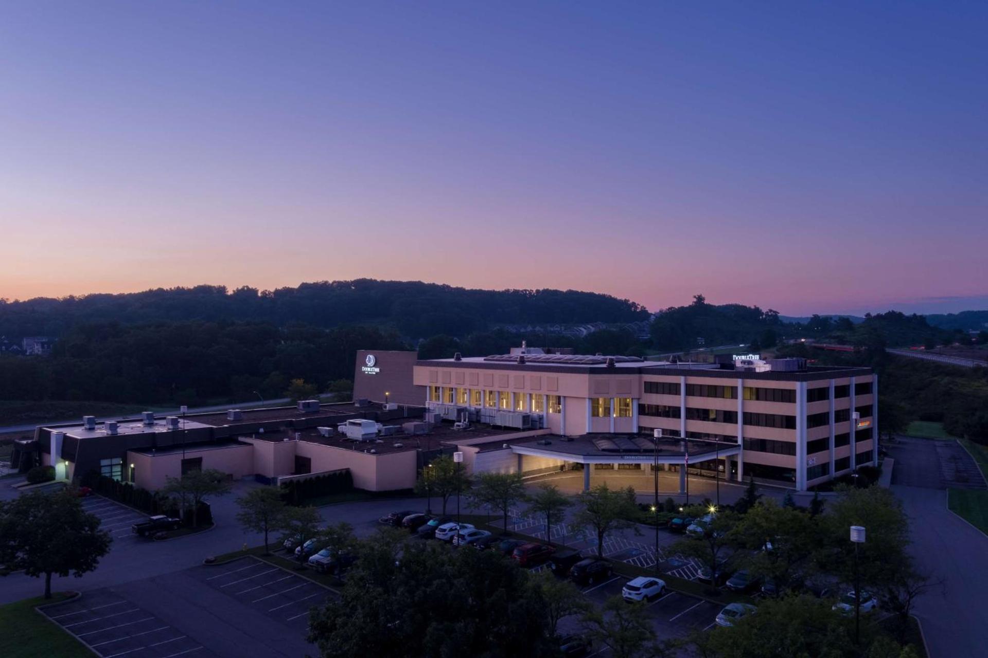 DoubleTree by Hilton Pittsburgh - Cranberry photo 4