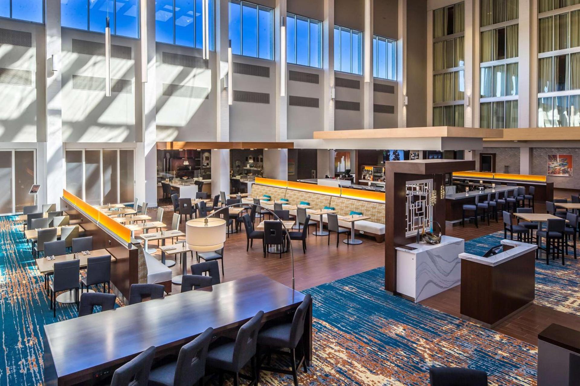 DoubleTree by Hilton Pittsburgh - Cranberry photo 23
