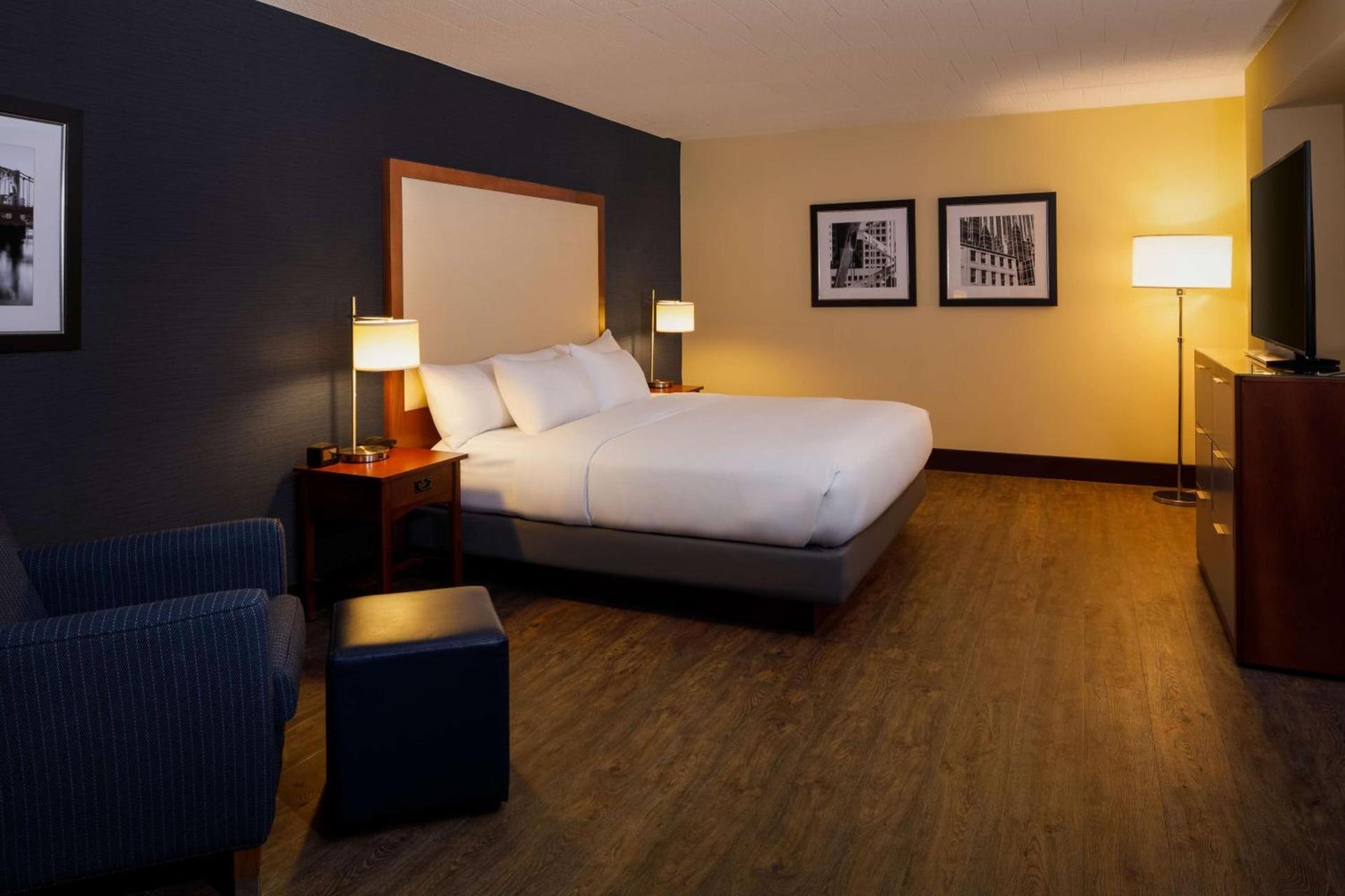 DoubleTree by Hilton Pittsburgh - Cranberry photo 44