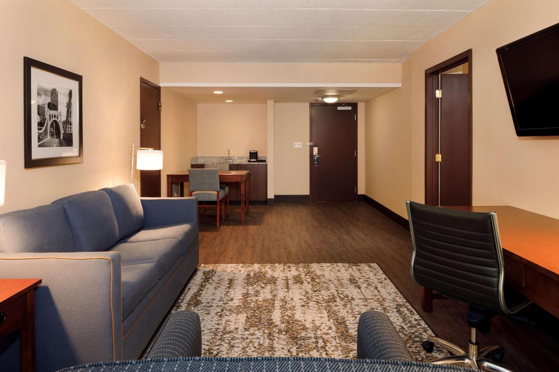 DoubleTree by Hilton Pittsburgh - Cranberry photo 46