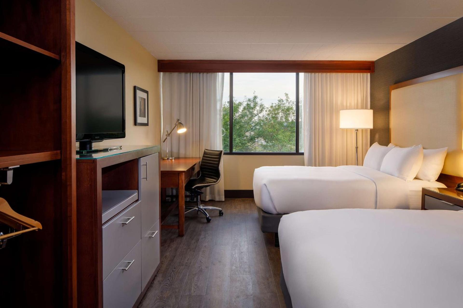 DoubleTree by Hilton Pittsburgh - Cranberry photo 49