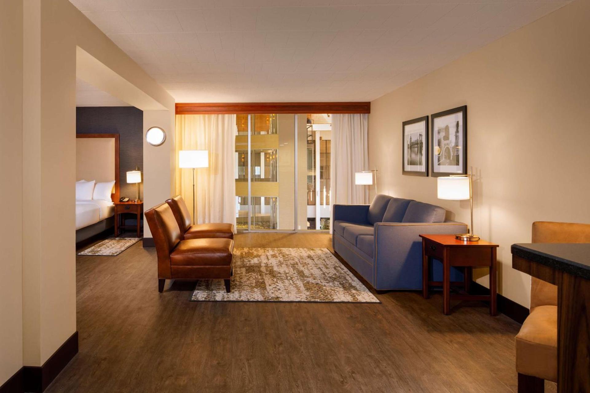 DoubleTree by Hilton Pittsburgh - Cranberry photo 54