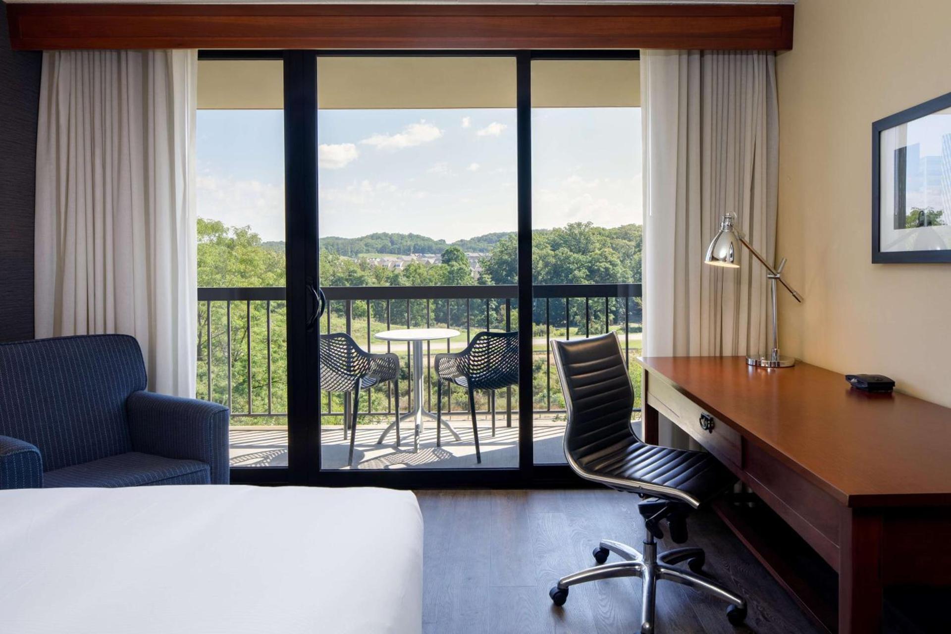 DoubleTree by Hilton Pittsburgh - Cranberry photo 55