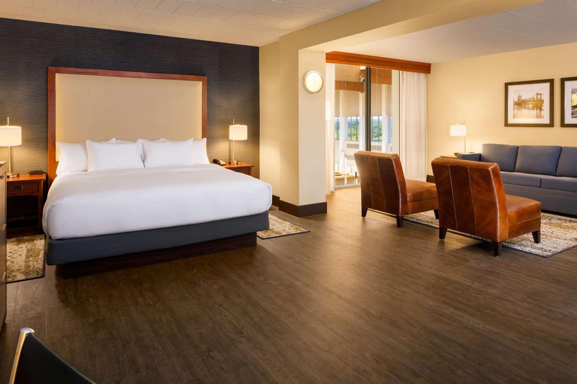 DoubleTree by Hilton Pittsburgh - Cranberry photo 58