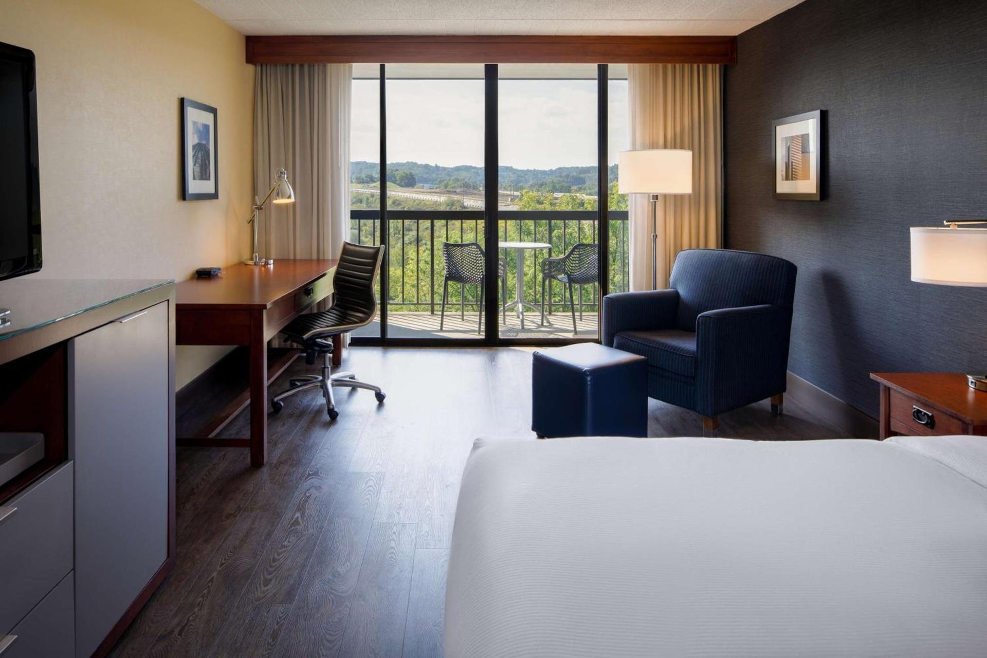 DoubleTree by Hilton Pittsburgh - Cranberry photo 64