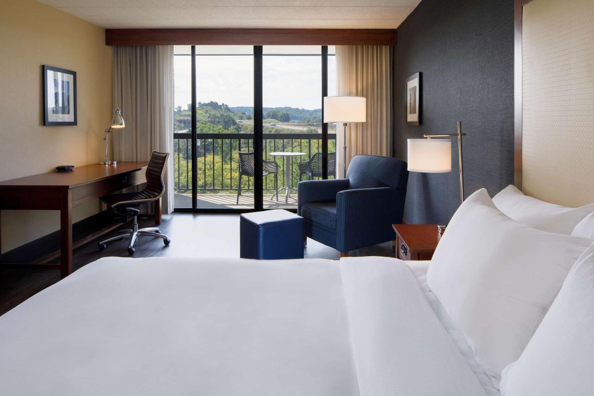 DoubleTree by Hilton Pittsburgh - Cranberry photo 67
