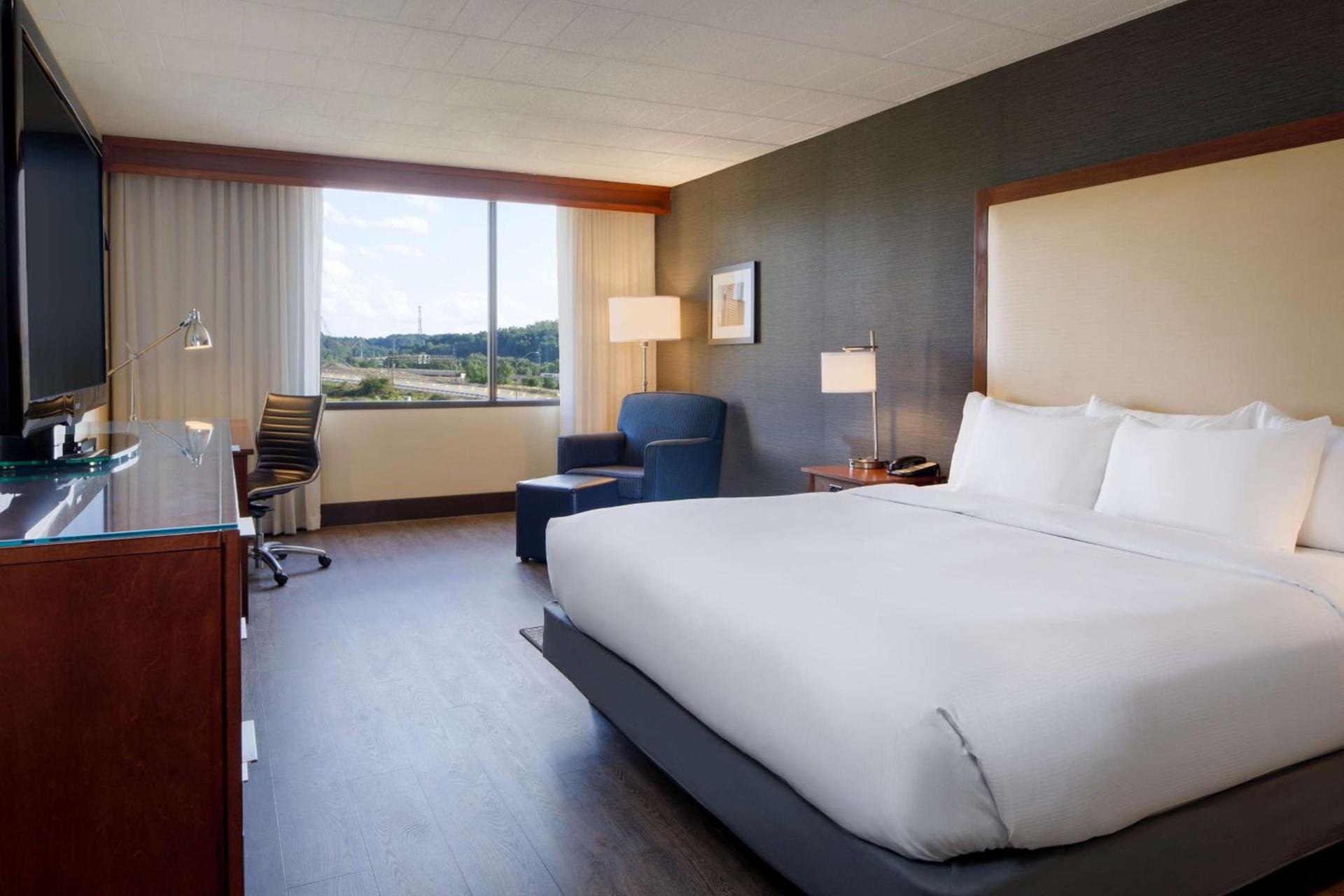 DoubleTree by Hilton Pittsburgh - Cranberry photo 77