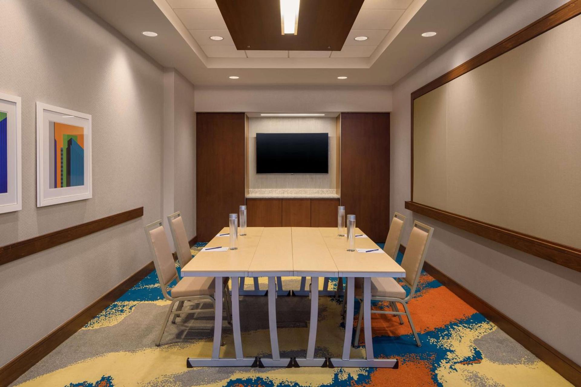 DoubleTree by Hilton Pittsburgh - Cranberry photo 89