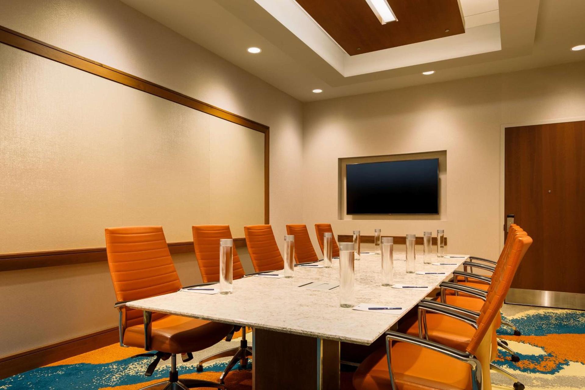 DoubleTree by Hilton Pittsburgh - Cranberry photo 97