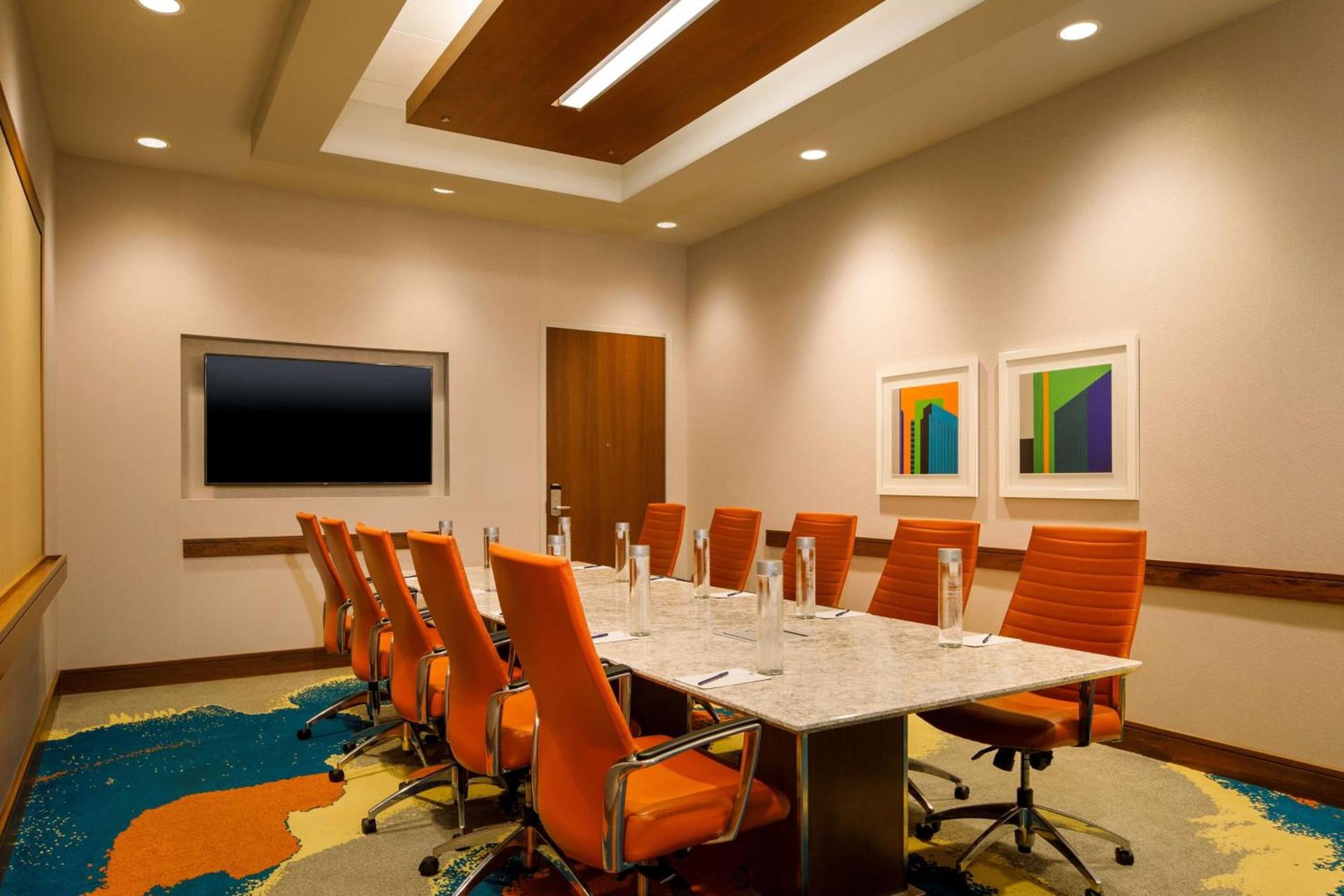DoubleTree by Hilton Pittsburgh - Cranberry photo 98