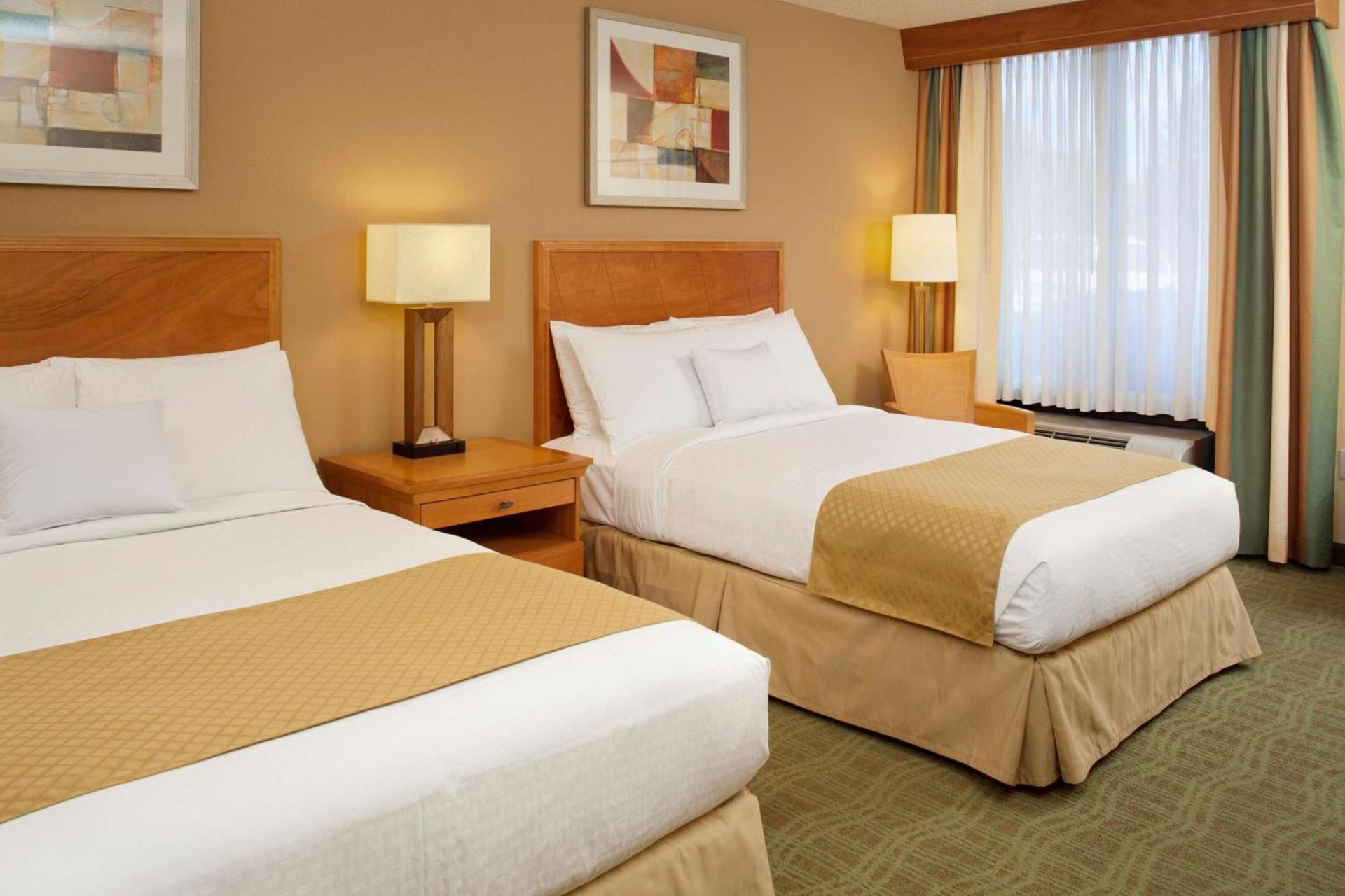 Wyndham Columbus photo 8
