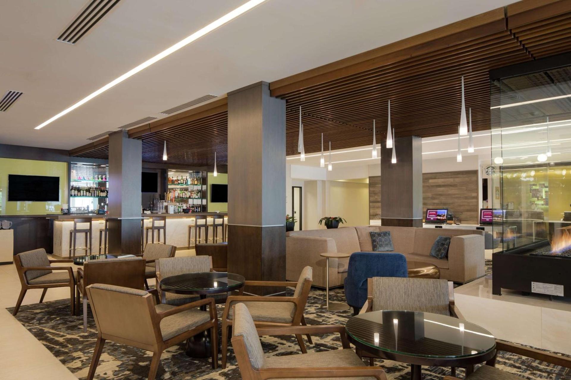 DoubleTree by Hilton Hotel Syracuse photo 6