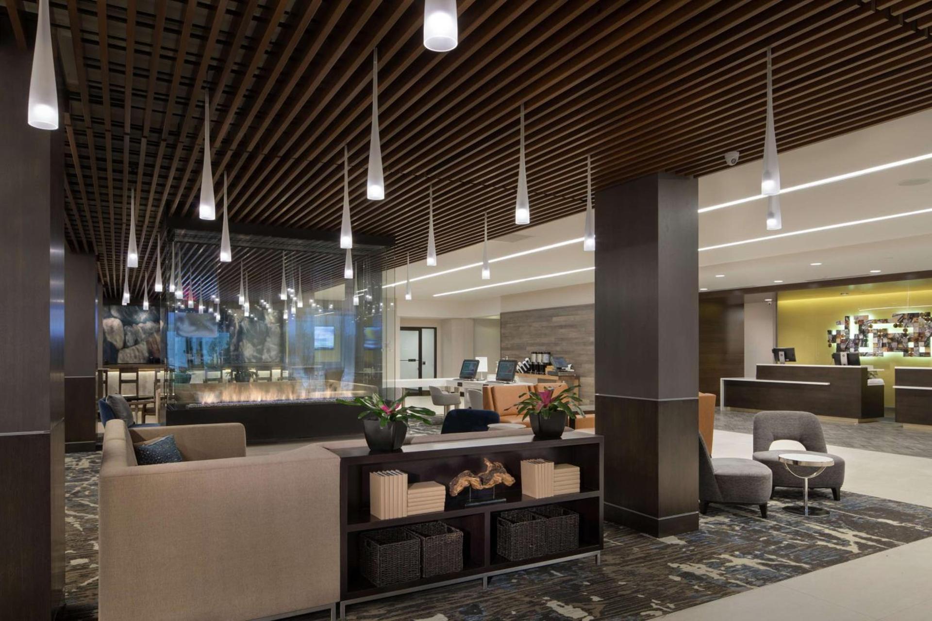 DoubleTree by Hilton Hotel Syracuse photo 9