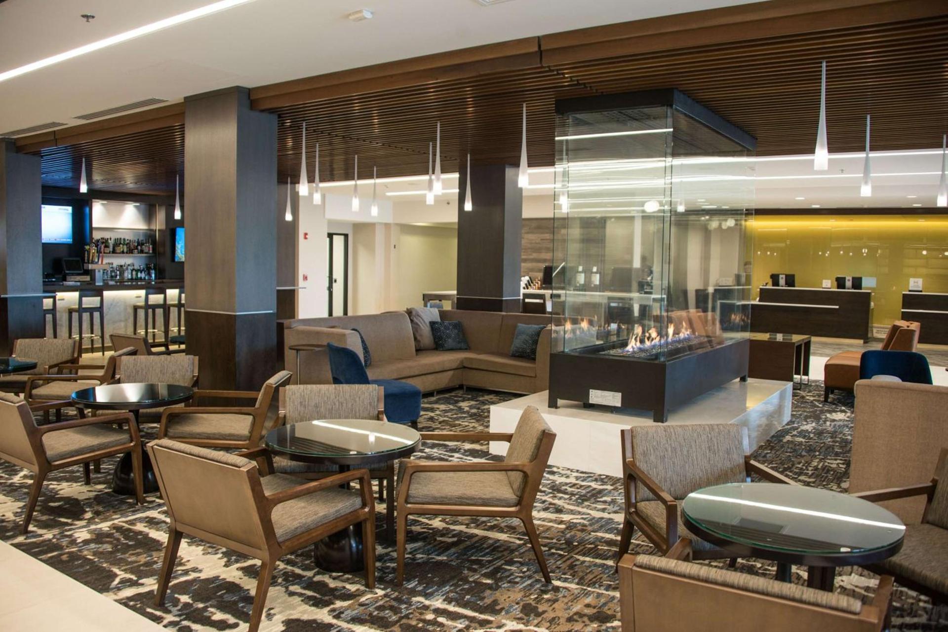 DoubleTree by Hilton Hotel Syracuse photo 11