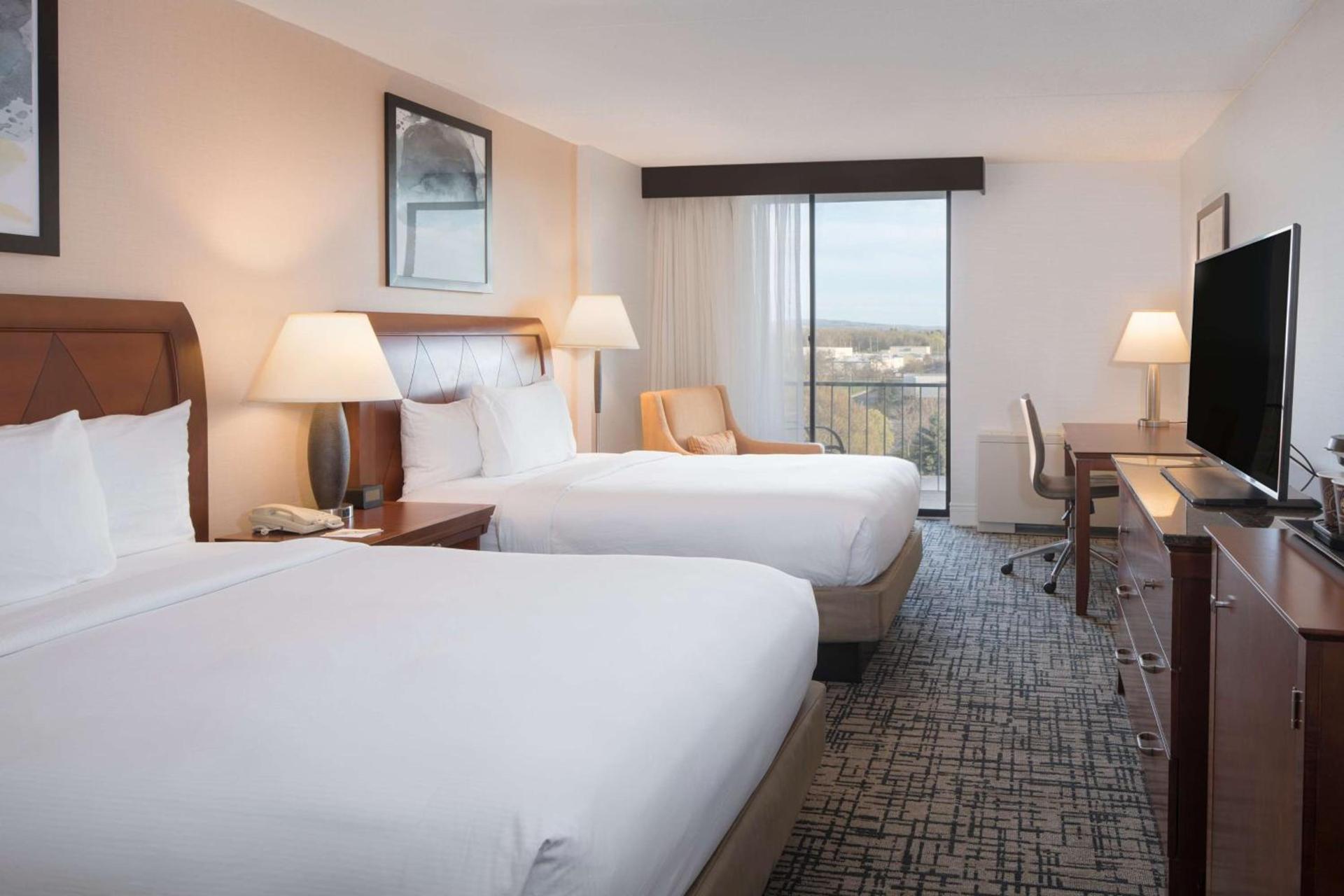 DoubleTree by Hilton Hotel Syracuse photo 40