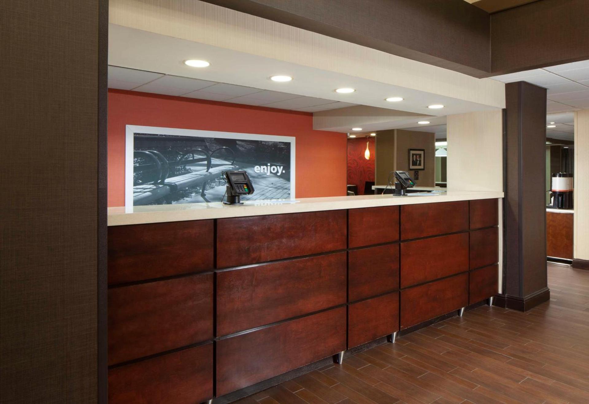 Hampton Inn Charleston-Southridge photo 5